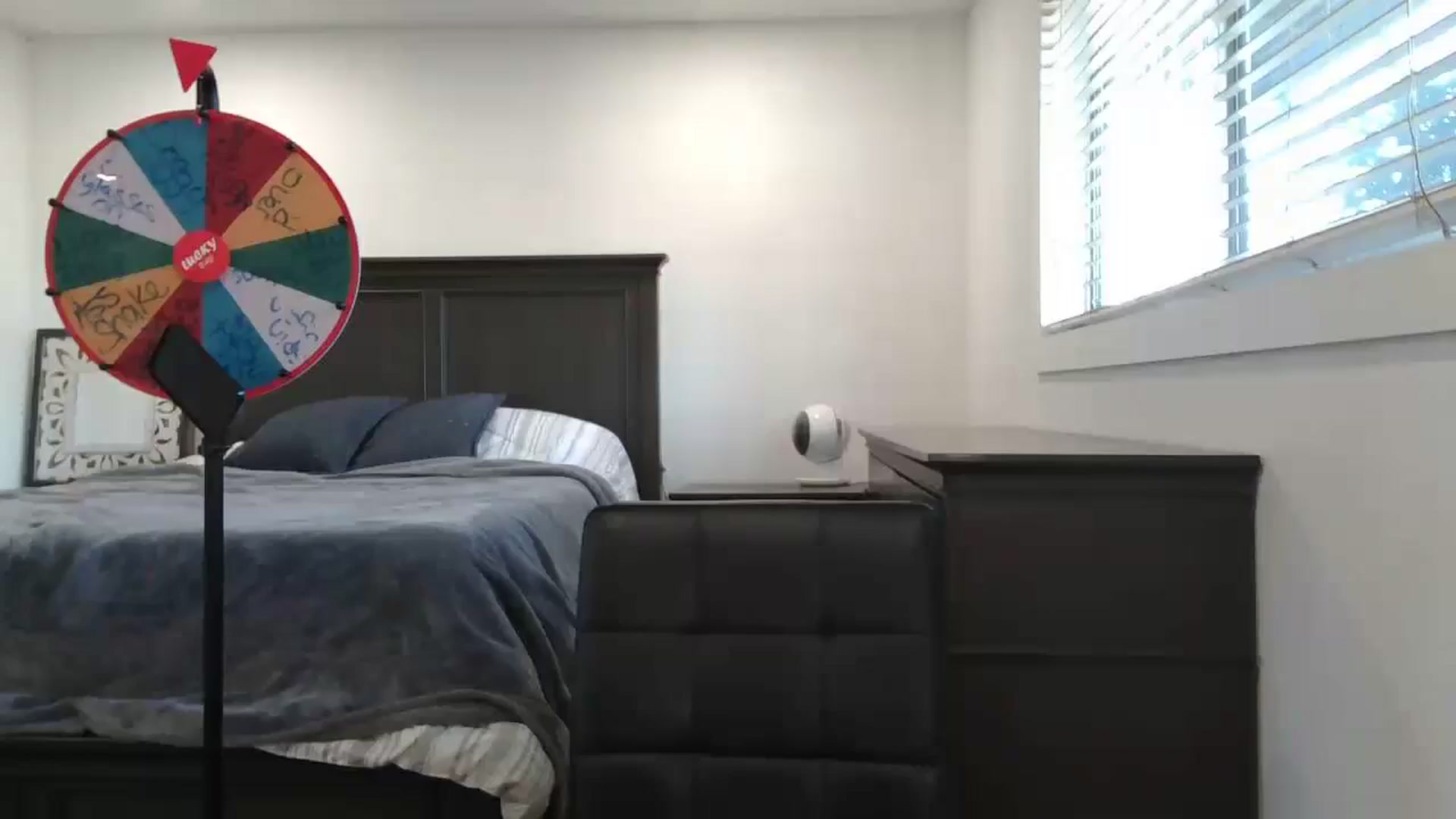 Gallery image thumbnail from blond_milf's myfreecams stream on, 11/15/2024, 23:32 image 9 of 20