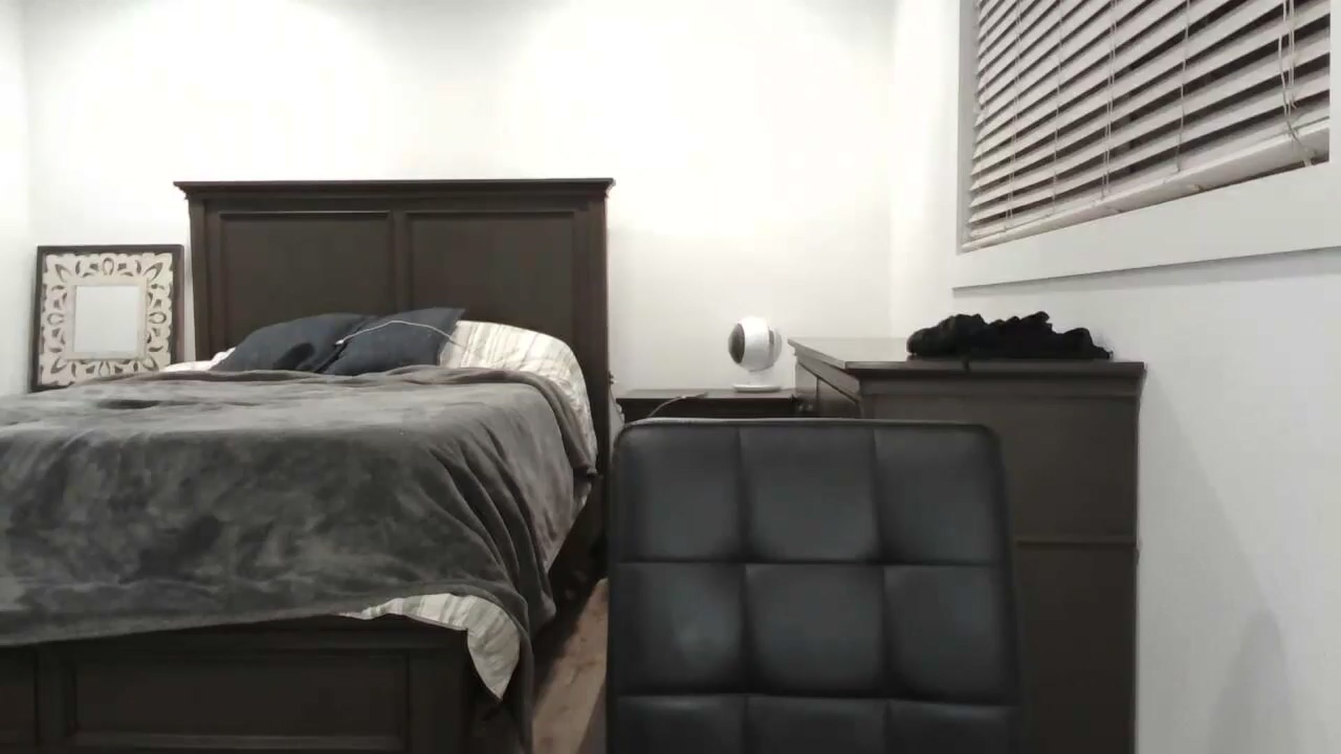 Gallery image thumbnail from blond_milf's myfreecams stream on, 11/16/2024, 08:24 image 4 of 20