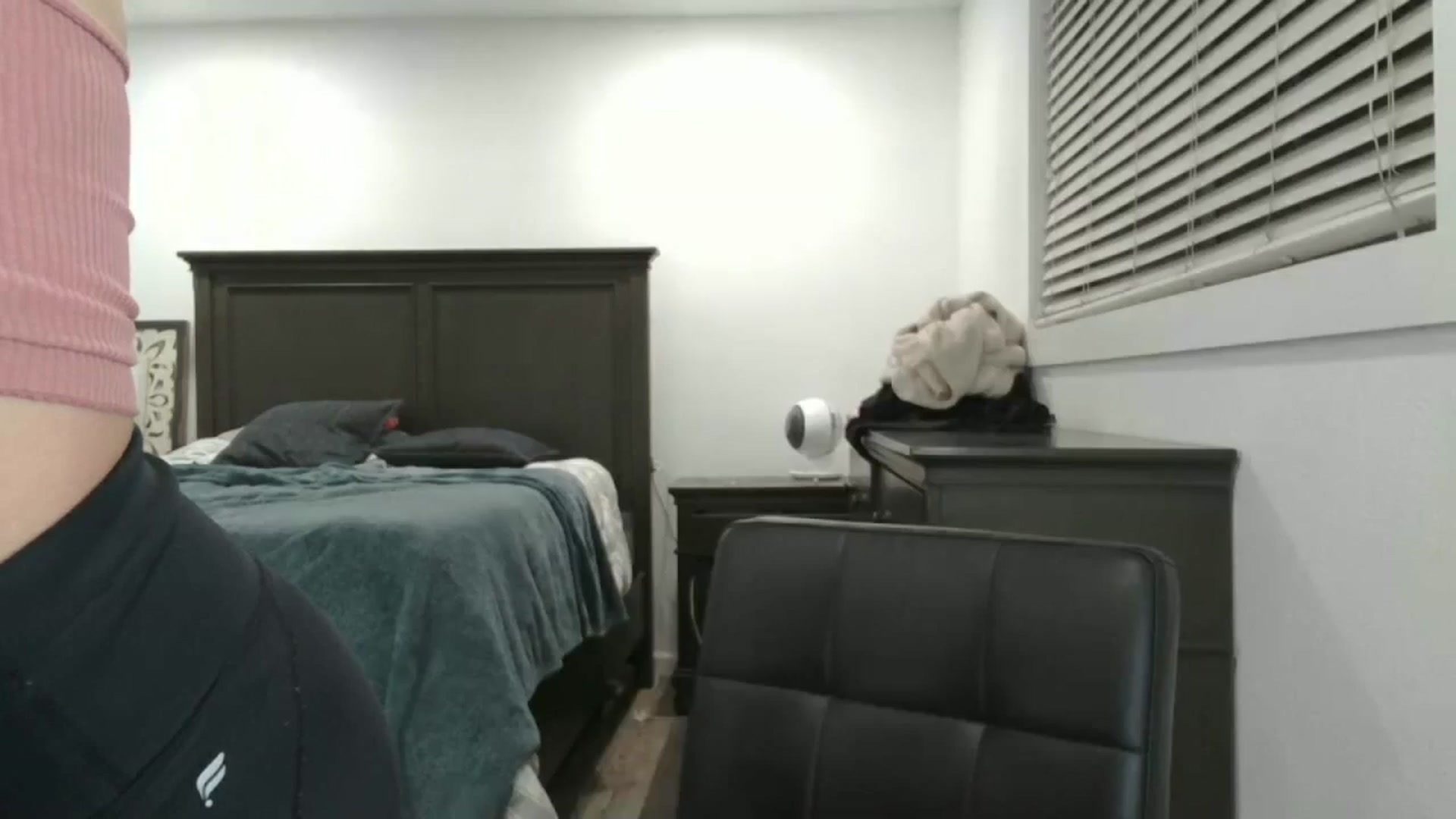 Gallery image thumbnail from blond_milf's myfreecams stream on, 11/19/2024, 07:17 image 3 of 20