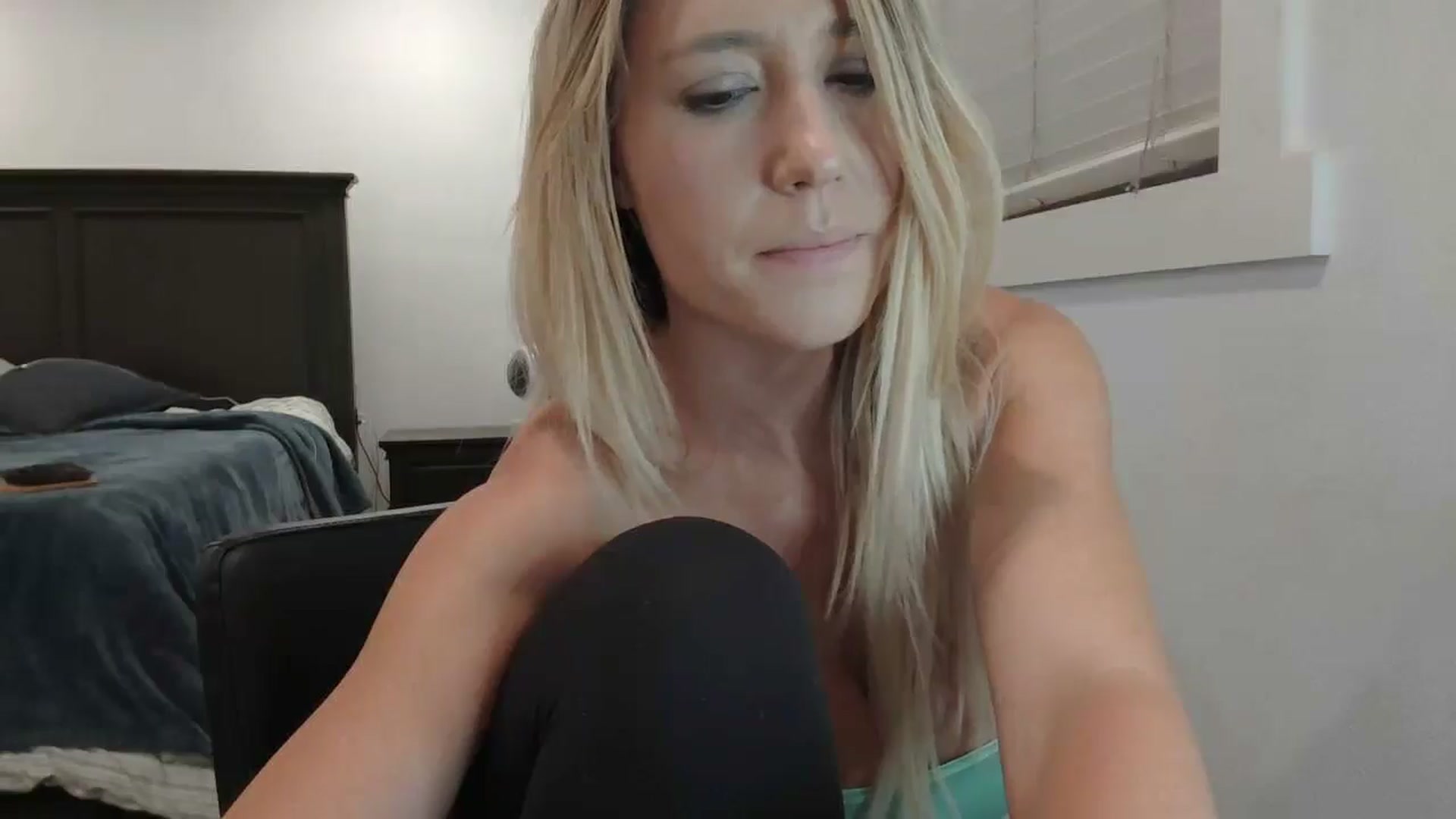 Gallery image thumbnail from blond_milf's myfreecams stream on, 11/22/2024, 08:20 image 5 of 20
