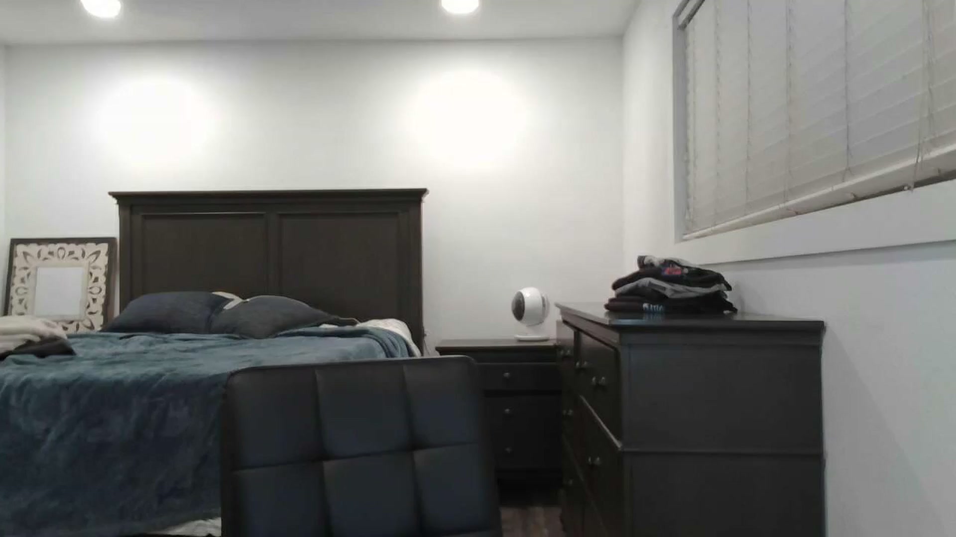Gallery image thumbnail from blond_milf's myfreecams stream on, 11/22/2024, 08:20 image 1 of 20