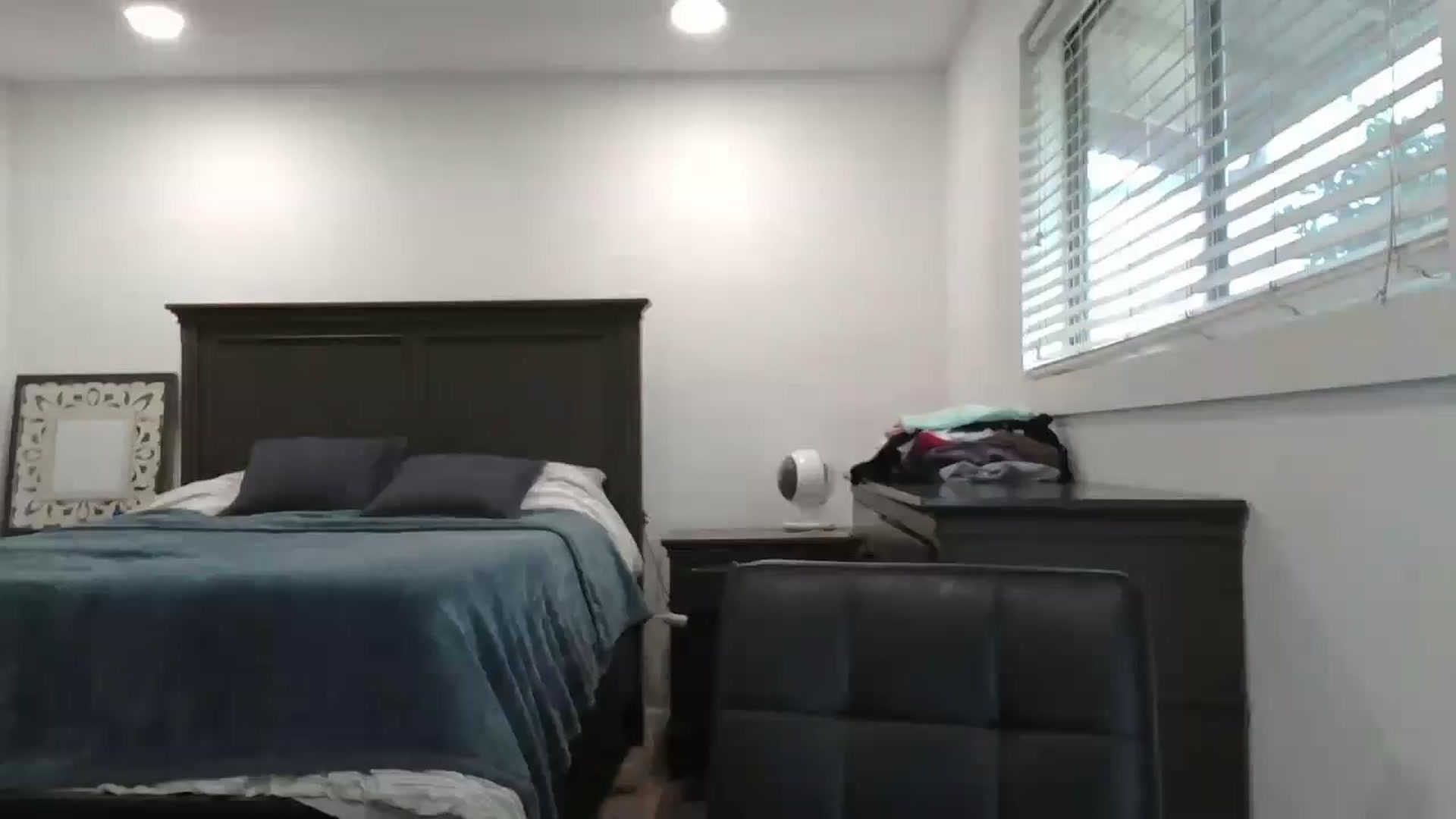 Gallery image thumbnail from blond_milf's myfreecams stream on, 11/22/2024, 21:37 image 1 of 20