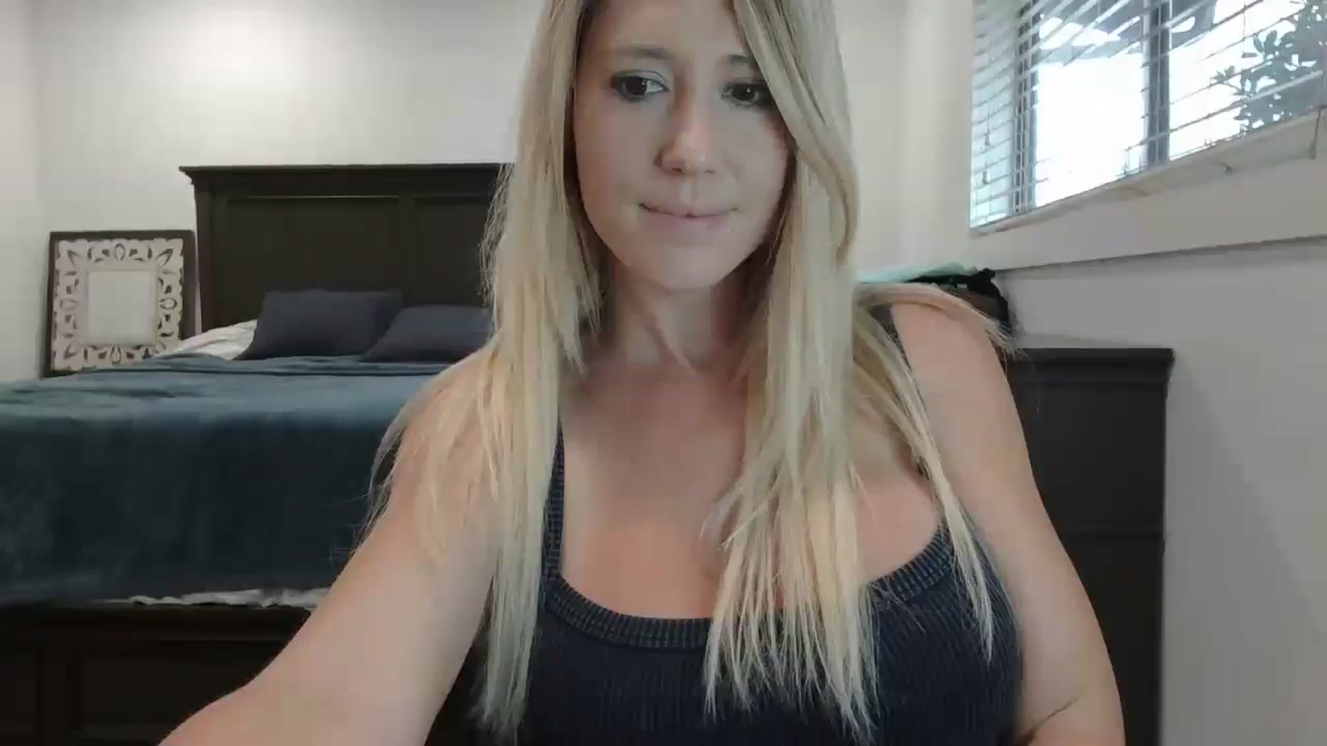 Gallery image thumbnail from blond_milf's myfreecams stream on, 11/22/2024, 21:37 image 13 of 20