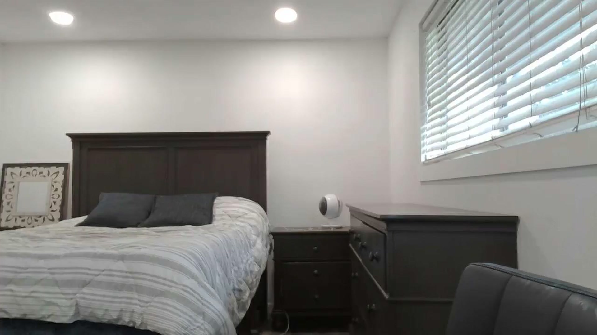 Gallery image thumbnail from blond_milf's myfreecams stream on, 11/26/2024, 22:29 image 20 of 20