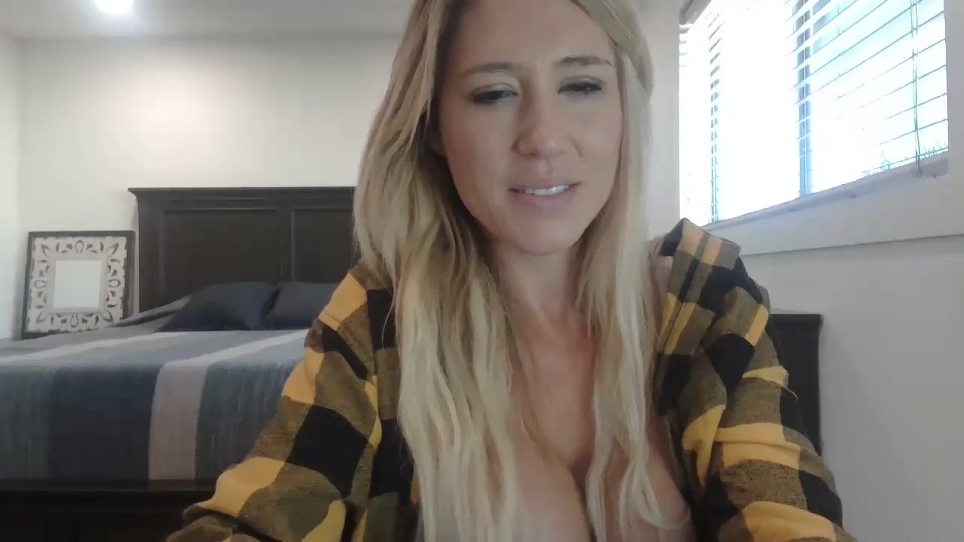 Gallery image thumbnail from blond_milf's myfreecams stream on, 12/10/2024, 24:02 image 2 of 20