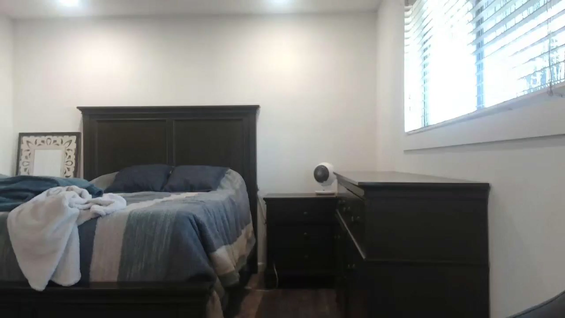 Gallery image thumbnail from blond_milf's myfreecams stream on, 12/10/2024, 23:35 image 14 of 20
