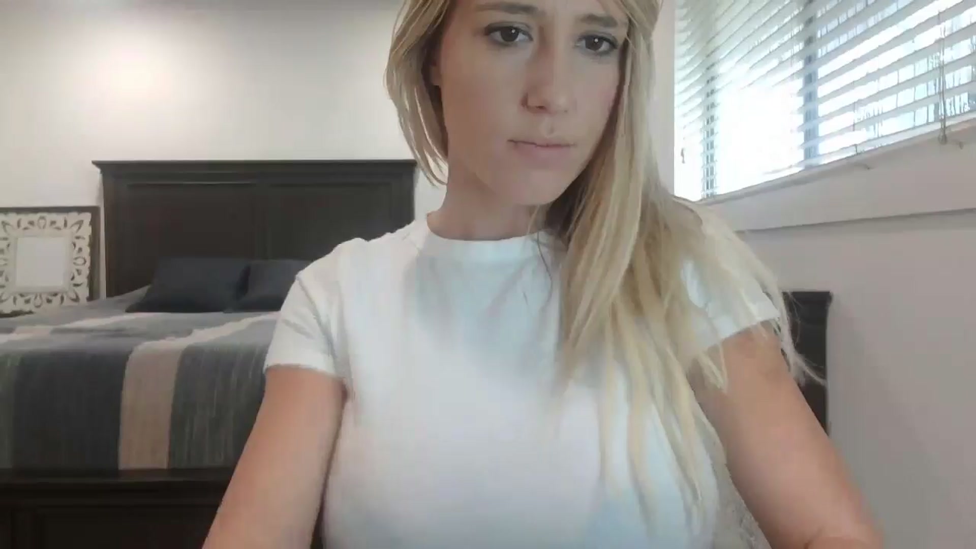 Gallery image thumbnail from blond_milf's myfreecams stream on, 12/12/2024, 22:57 image 14 of 20
