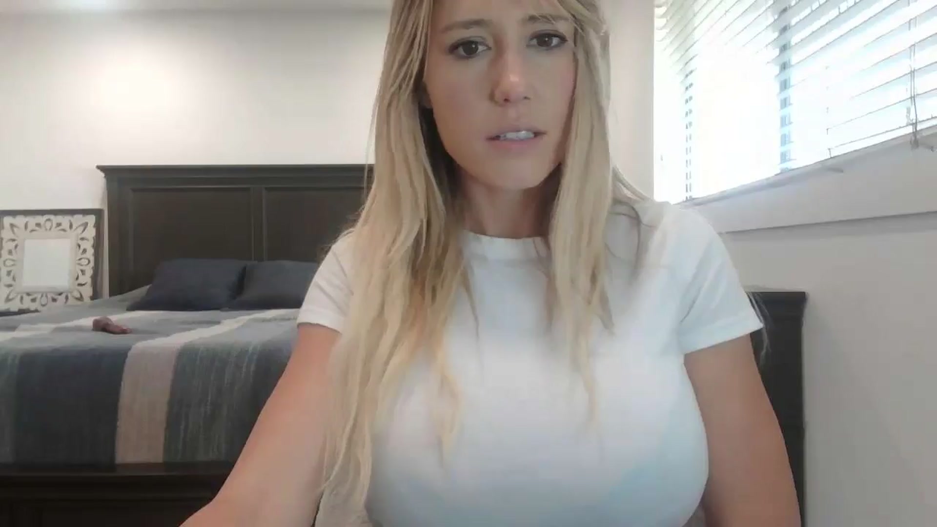 Gallery image thumbnail from blond_milf's myfreecams stream on, 12/12/2024, 22:57 image 10 of 20
