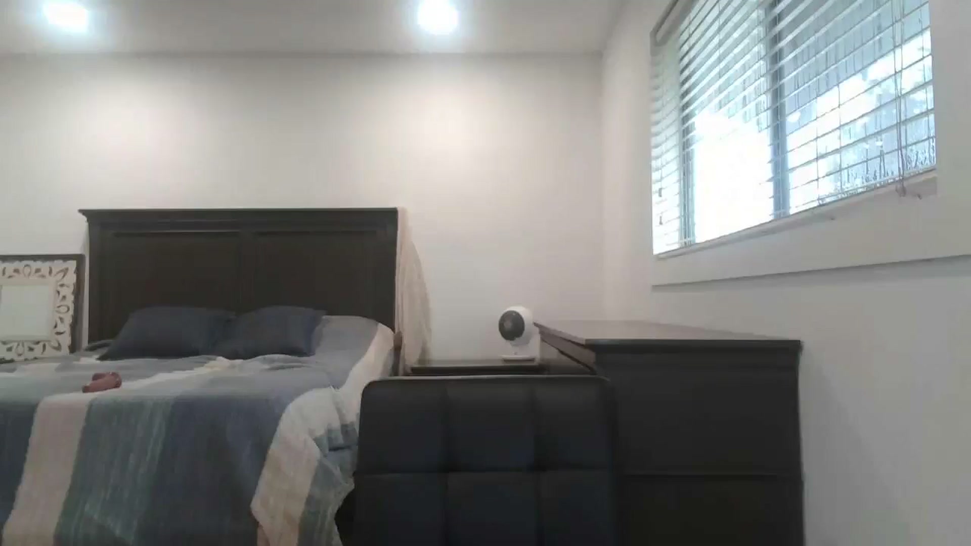Gallery image thumbnail from blond_milf's myfreecams stream on, 12/13/2024, 22:17 image 18 of 20