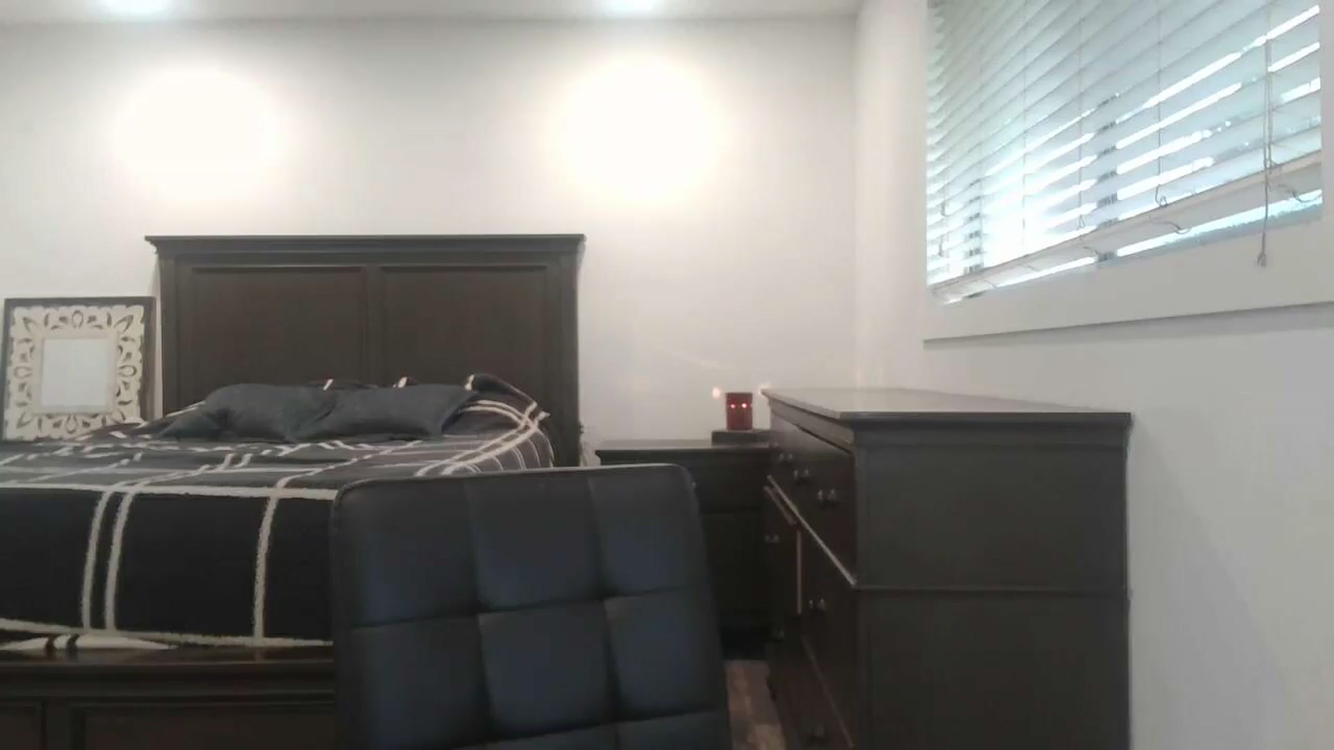 Gallery image thumbnail from blond_milf's myfreecams stream on, 12/17/2024, 22:40 image 18 of 20