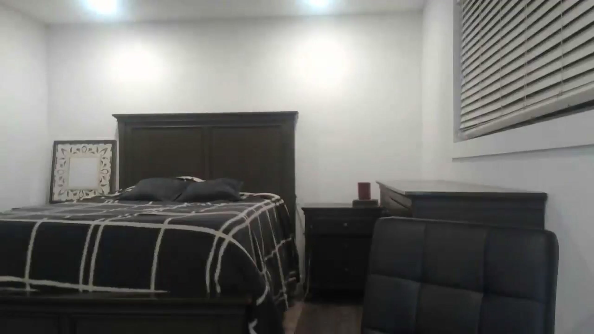 Gallery image thumbnail from blond_milf's myfreecams stream on, 12/18/2024, 08:05 image 4 of 20