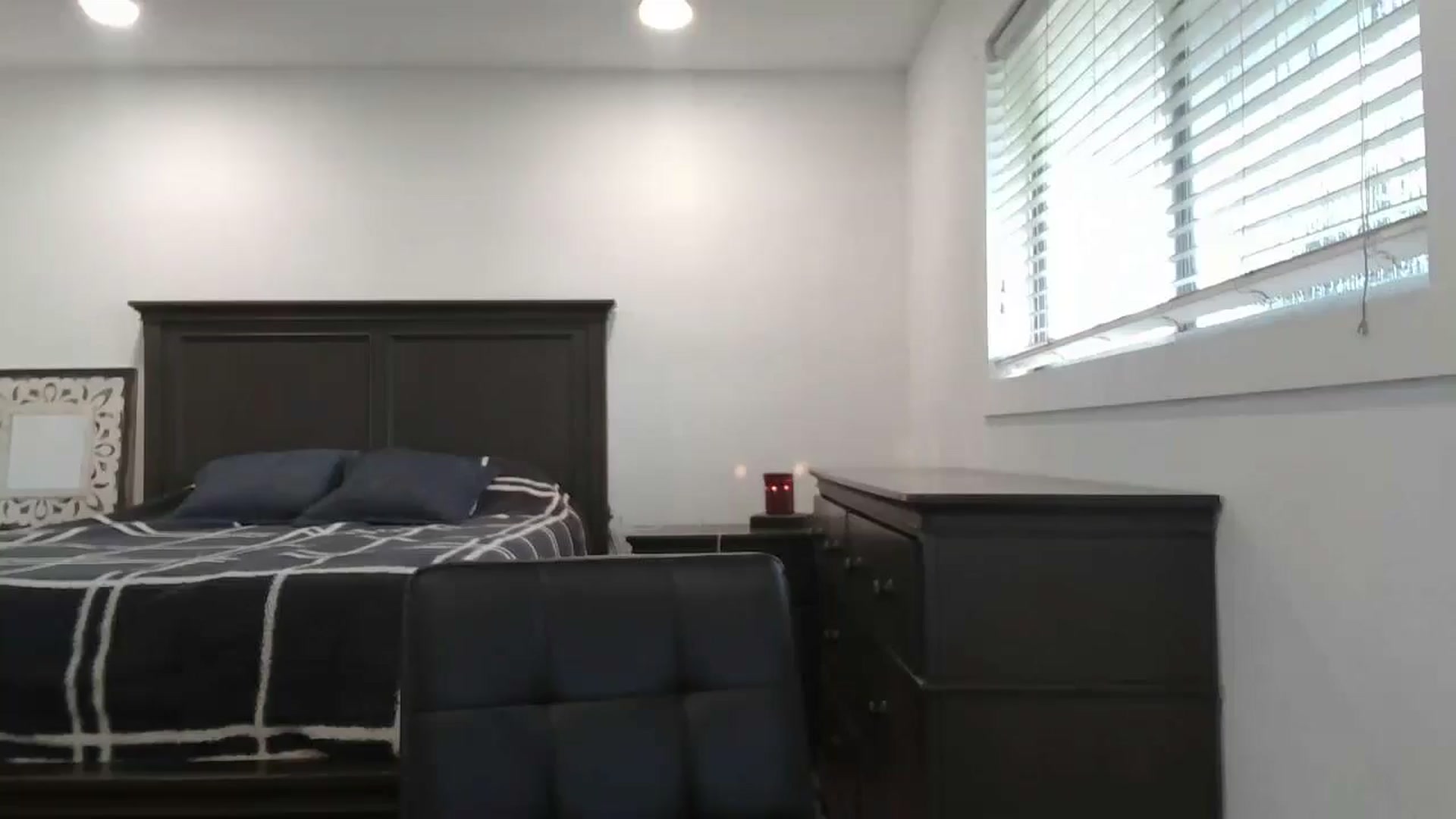 Gallery image thumbnail from blond_milf's myfreecams stream on, 12/19/2024, 22:30 image 7 of 20