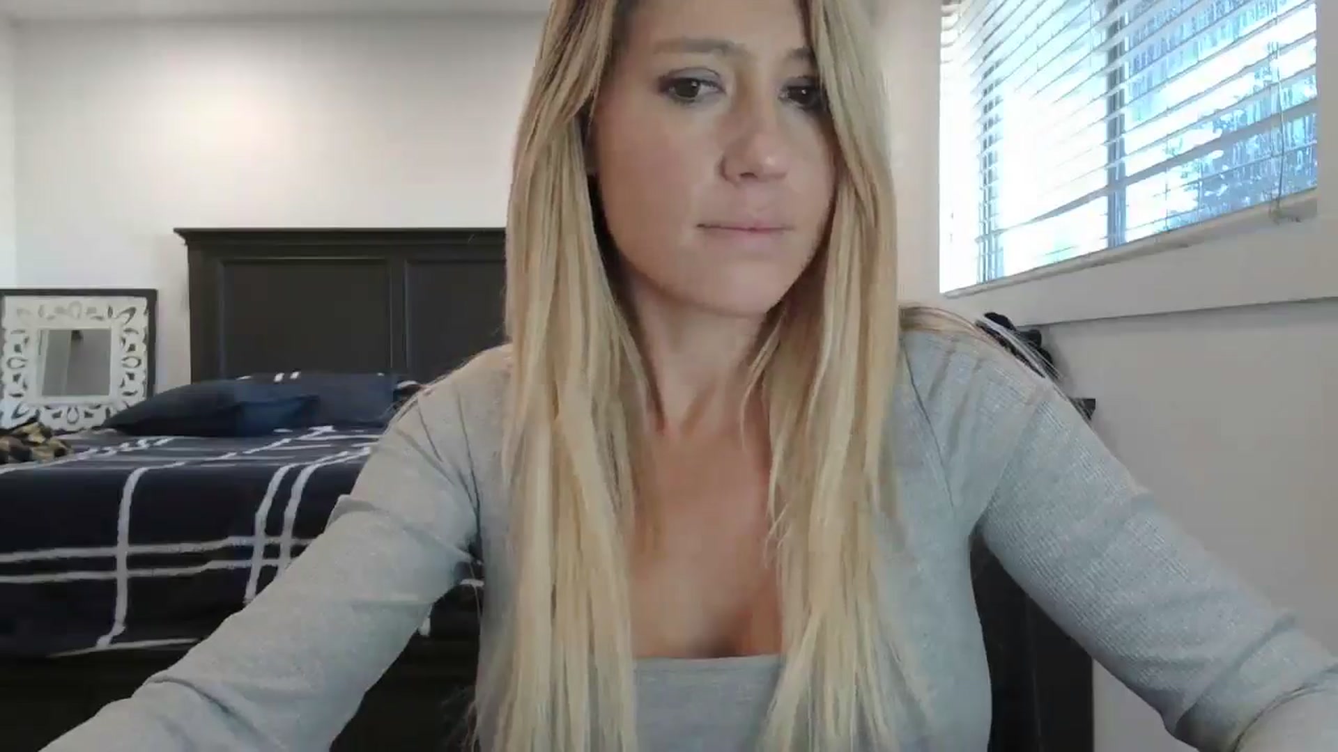 Gallery image thumbnail from blond_milf's myfreecams stream on, 12/31/2024, 22:01 image 2 of 20