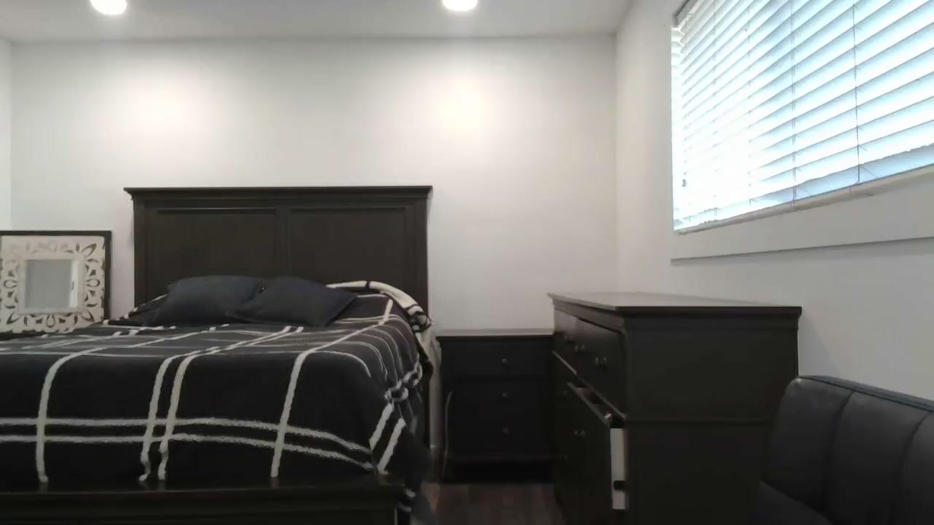 Gallery image thumbnail from blond_milf's myfreecams stream on, 01/02/2025, 20:56 image 12 of 20