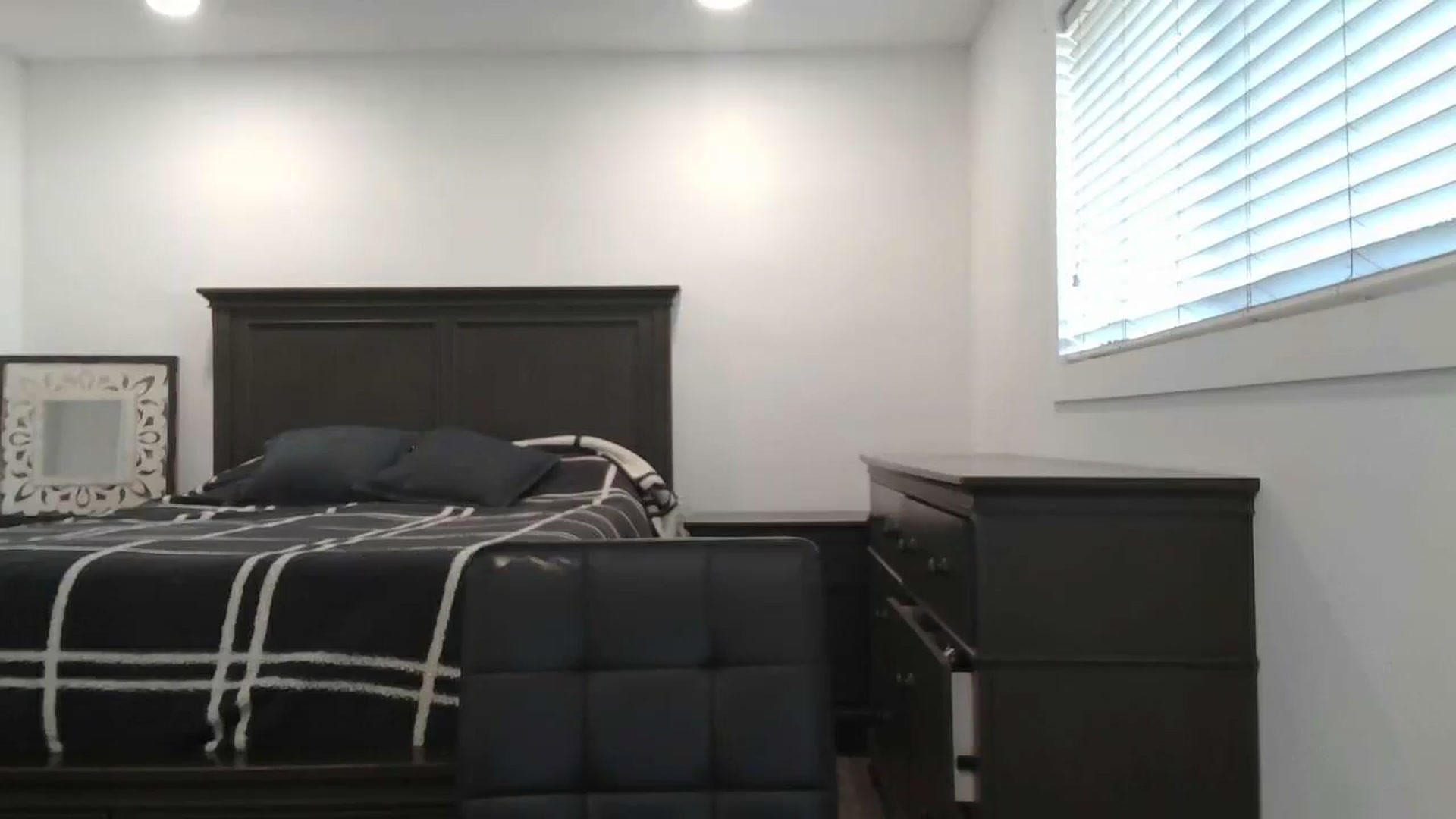 Gallery image thumbnail from blond_milf's myfreecams stream on, 01/02/2025, 20:56 image 7 of 20