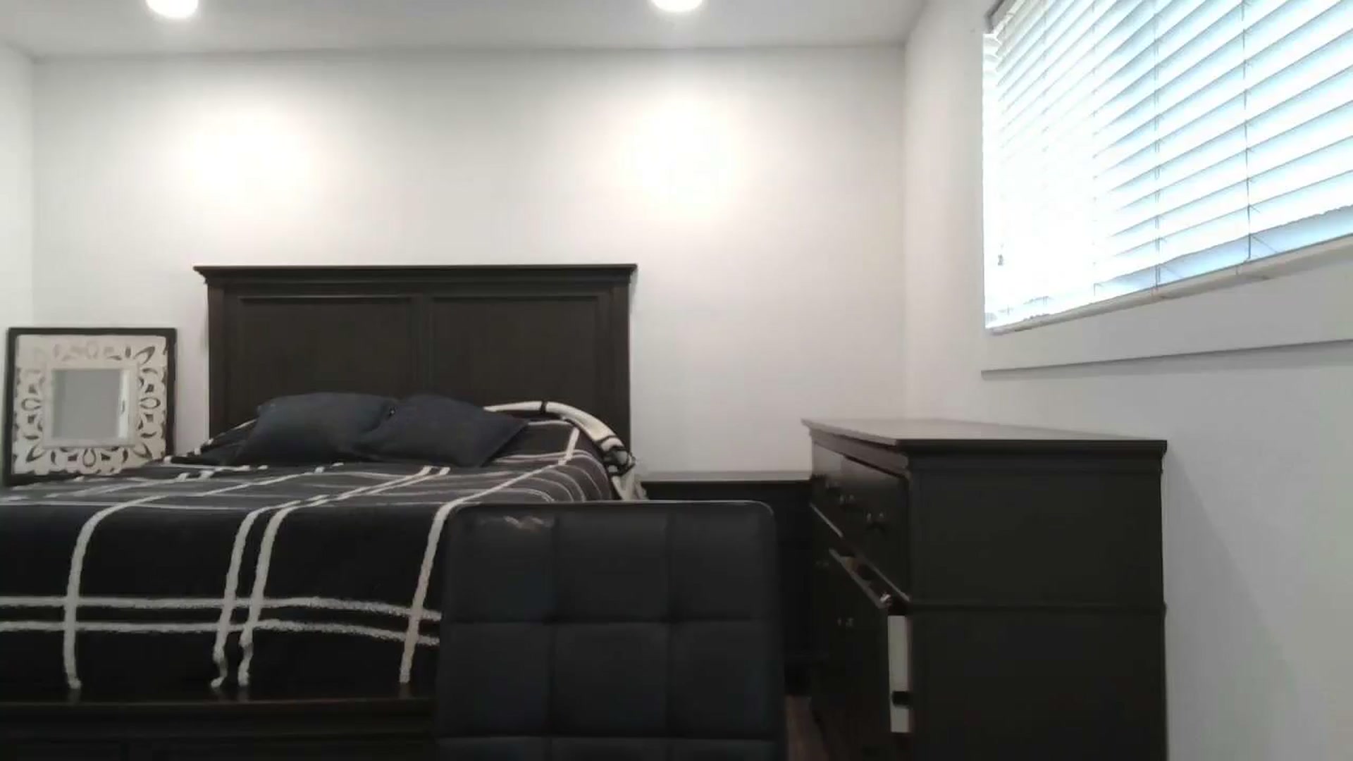 Gallery image thumbnail from blond_milf's myfreecams stream on, 01/02/2025, 21:34 image 16 of 20