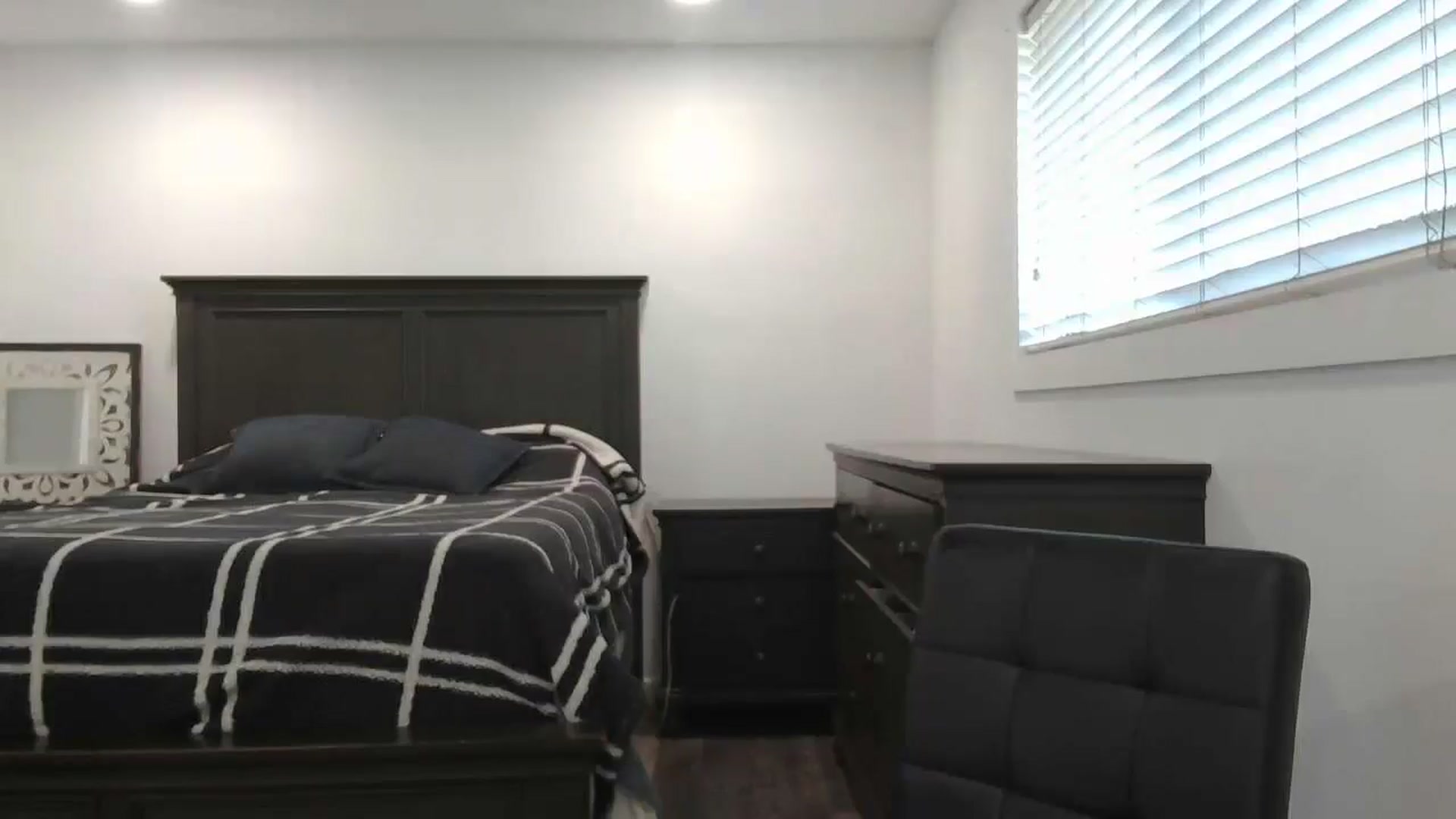 Gallery image thumbnail from blond_milf's myfreecams stream on, 01/02/2025, 21:34 image 2 of 20