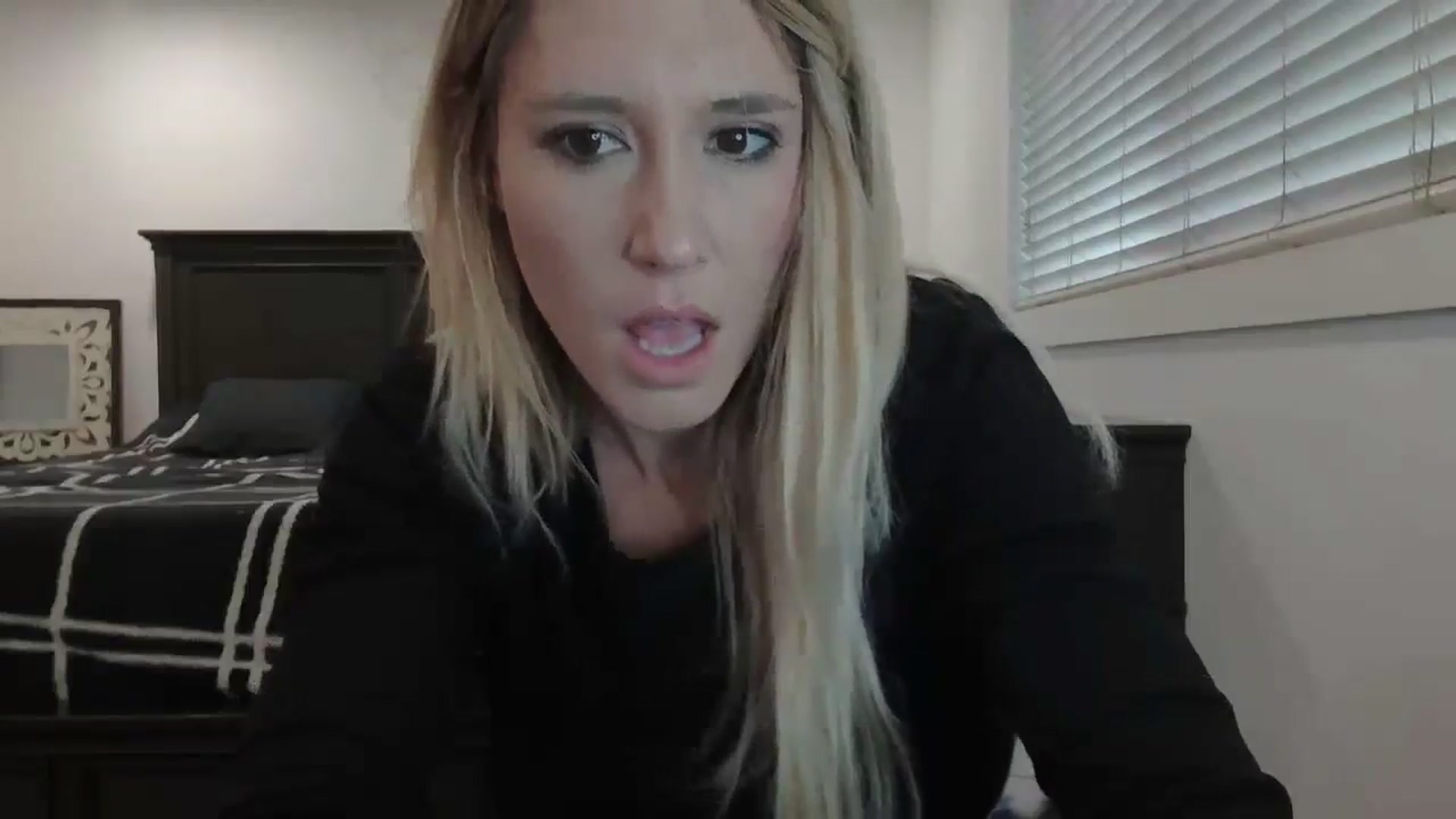 Gallery image thumbnail from blond_milf's myfreecams stream on, 01/03/2025, 21:19 image 20 of 20