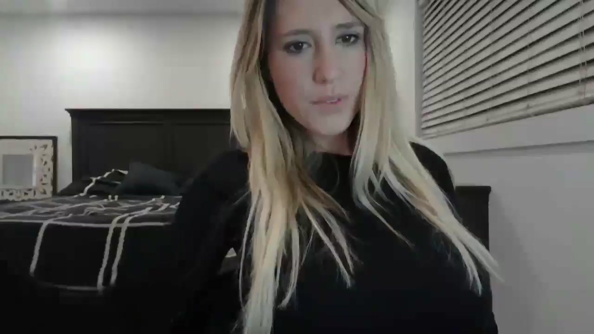 Gallery image thumbnail from blond_milf's myfreecams stream on, 01/04/2025, 06:04 image 1 of 20