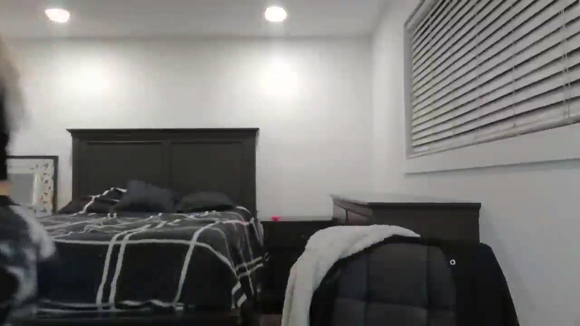 Gallery image thumbnail from blond_milf's myfreecams stream on, 01/04/2025, 06:04 image 20 of 20