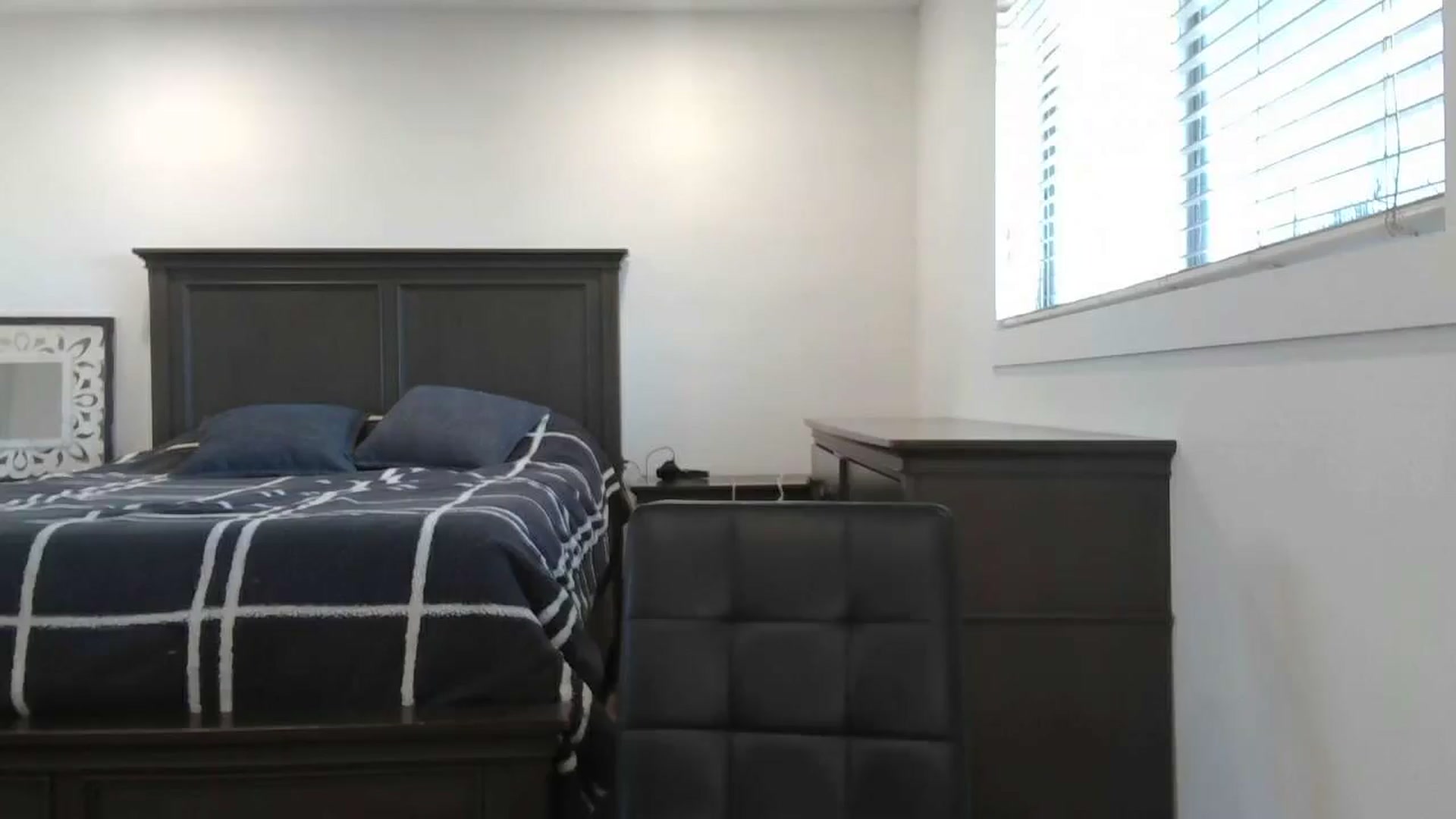 Gallery image thumbnail from blond_milf's myfreecams stream on, 01/08/2025, 21:17 image 14 of 20