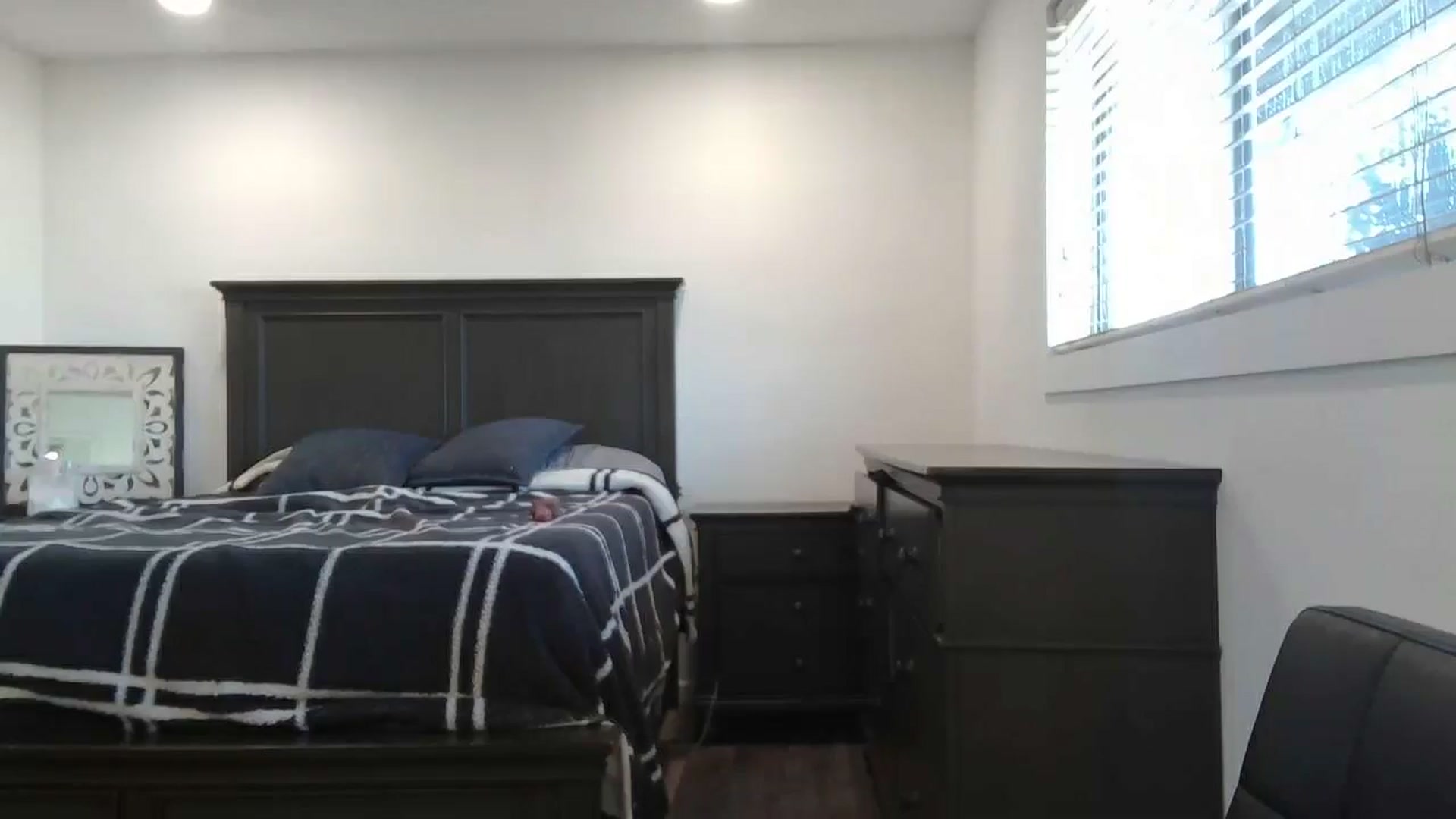 Gallery image thumbnail from blond_milf's myfreecams stream on, 01/15/2025, 23:57 image 6 of 20