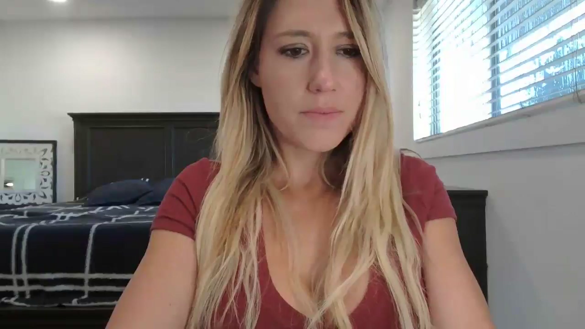 Gallery image thumbnail from blond_milf's myfreecams stream on, 01/17/2025, 23:03 image 8 of 20