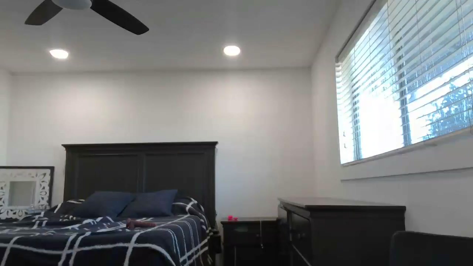 Gallery image thumbnail from blond_milf's myfreecams stream on, 01/28/2025, 23:00 image 11 of 20