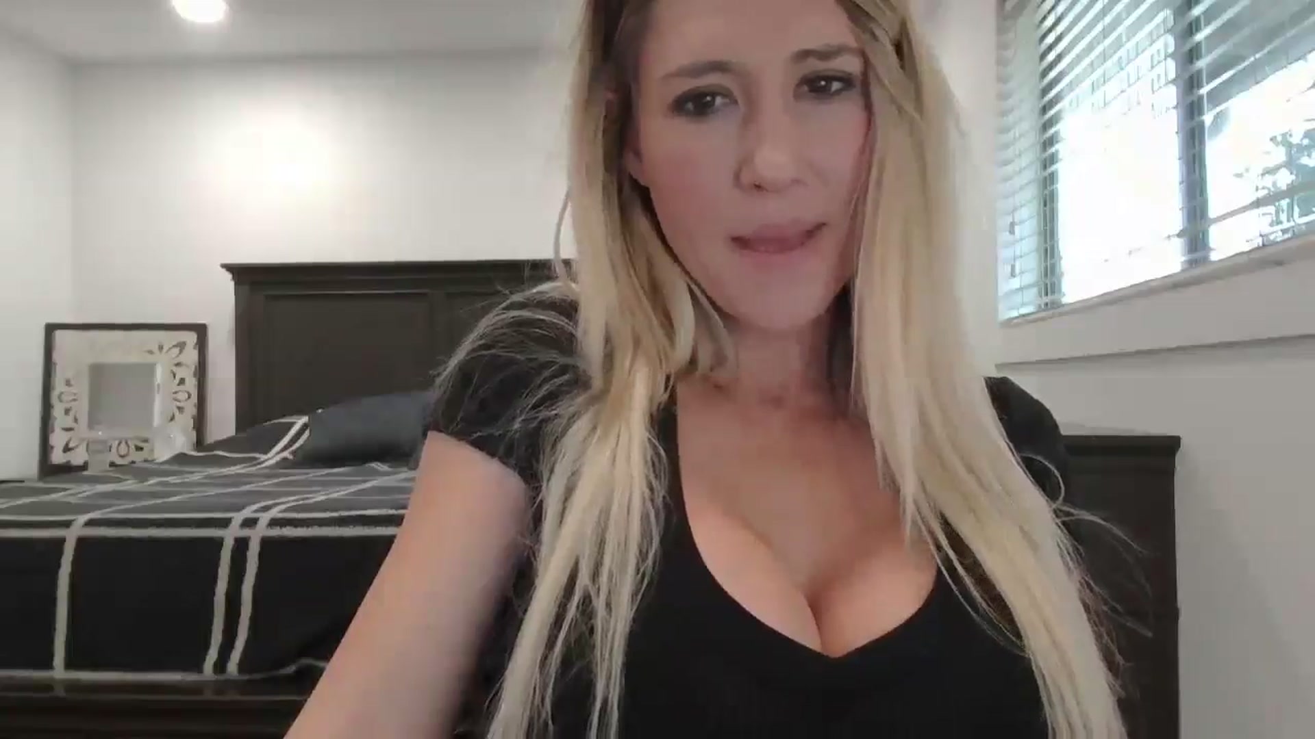 Gallery image thumbnail from blond_milf's myfreecams stream on, 02/01/2025, 23:41 image 20 of 20
