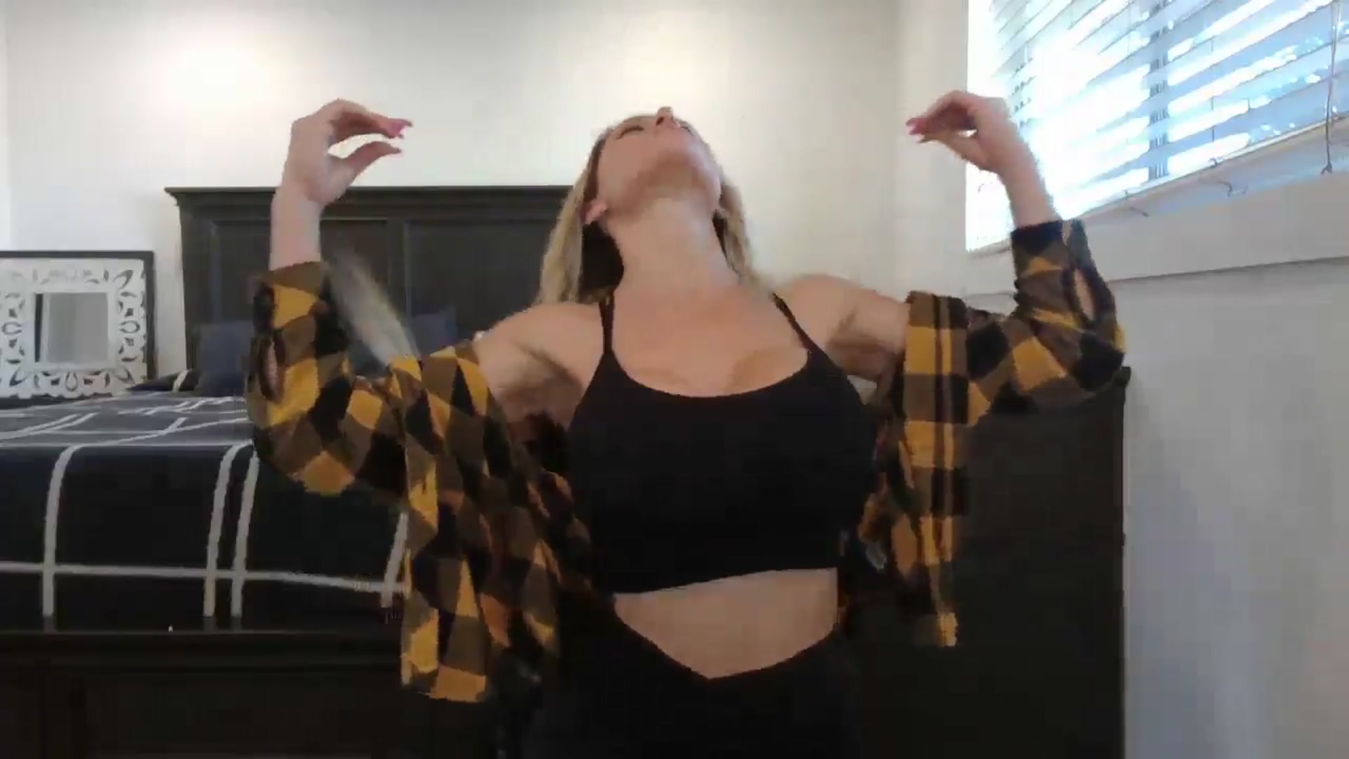 Gallery image thumbnail from blond_milf's myfreecams stream on, 02/05/2025, 22:28 image 13 of 20