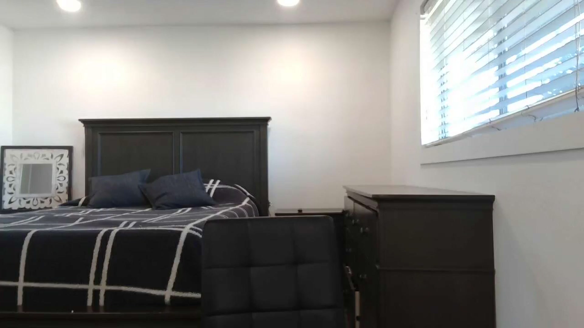Gallery image thumbnail from blond_milf's myfreecams stream on, 02/05/2025, 22:28 image 16 of 20