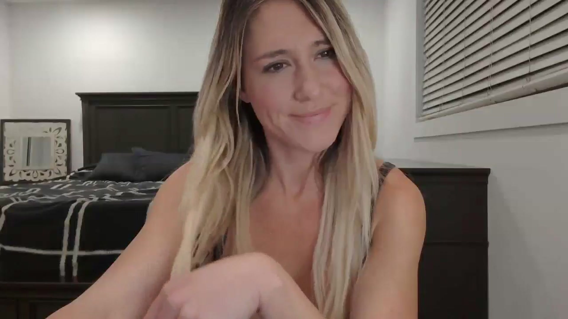 Gallery image thumbnail from blond_milf's myfreecams stream on, 02/08/2025, 06:05 image 13 of 20