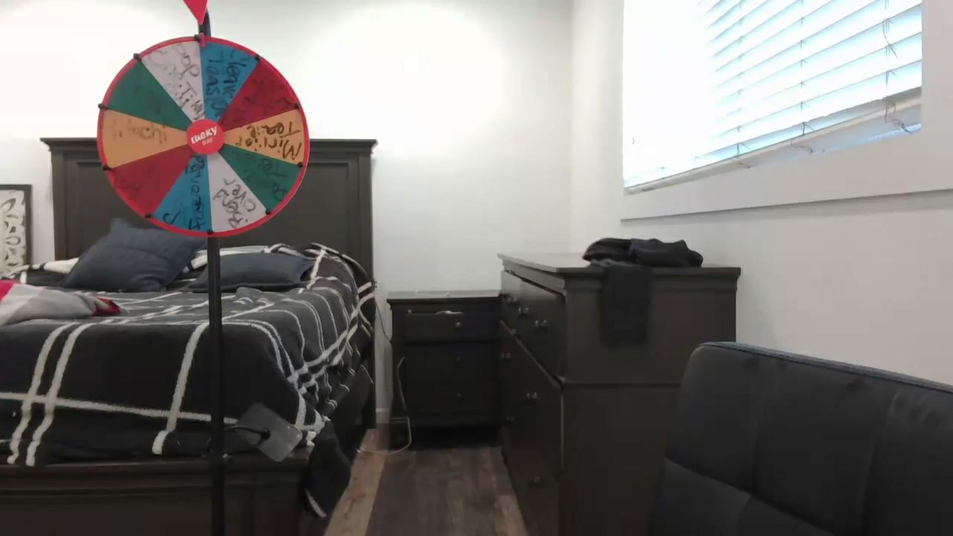 Gallery image thumbnail from blond_milf's myfreecams stream on, 02/09/2025, 22:30 image 20 of 20