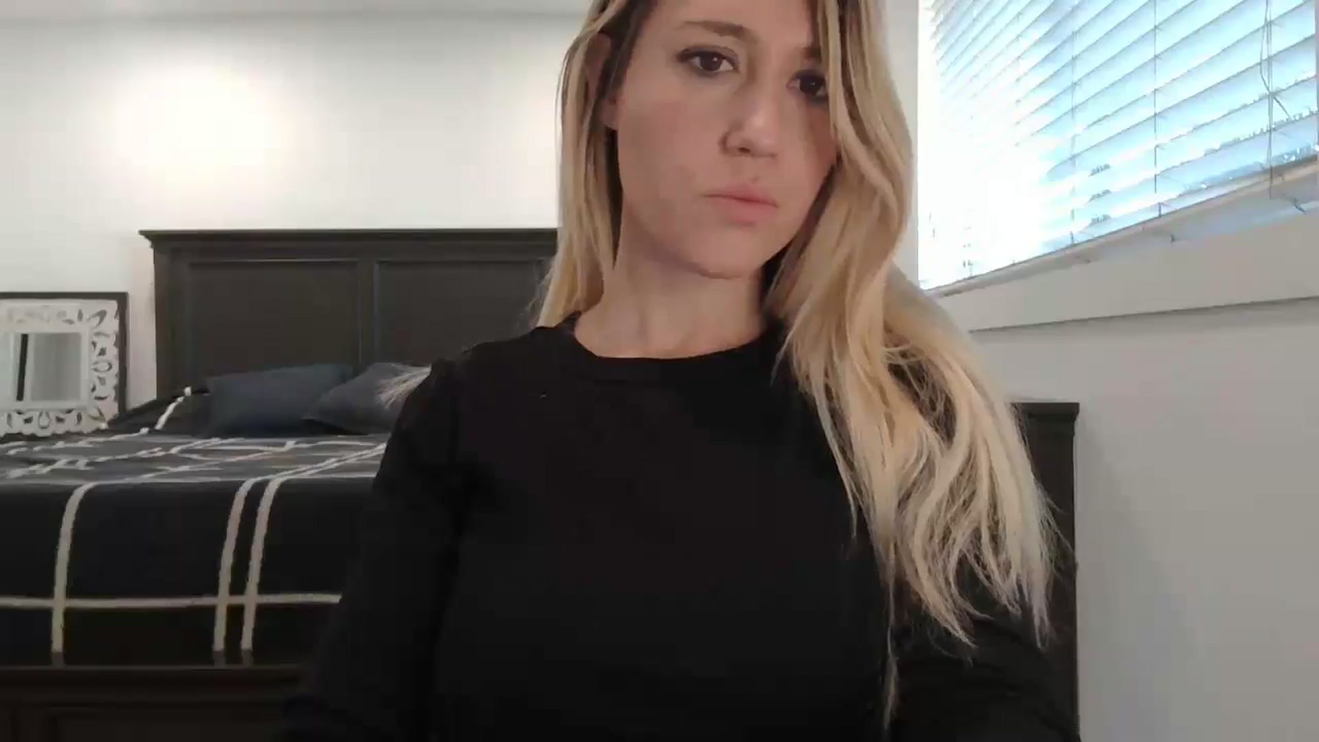 Gallery image thumbnail from blond_milf's myfreecams stream on, 02/10/2025, 22:48 image 4 of 20