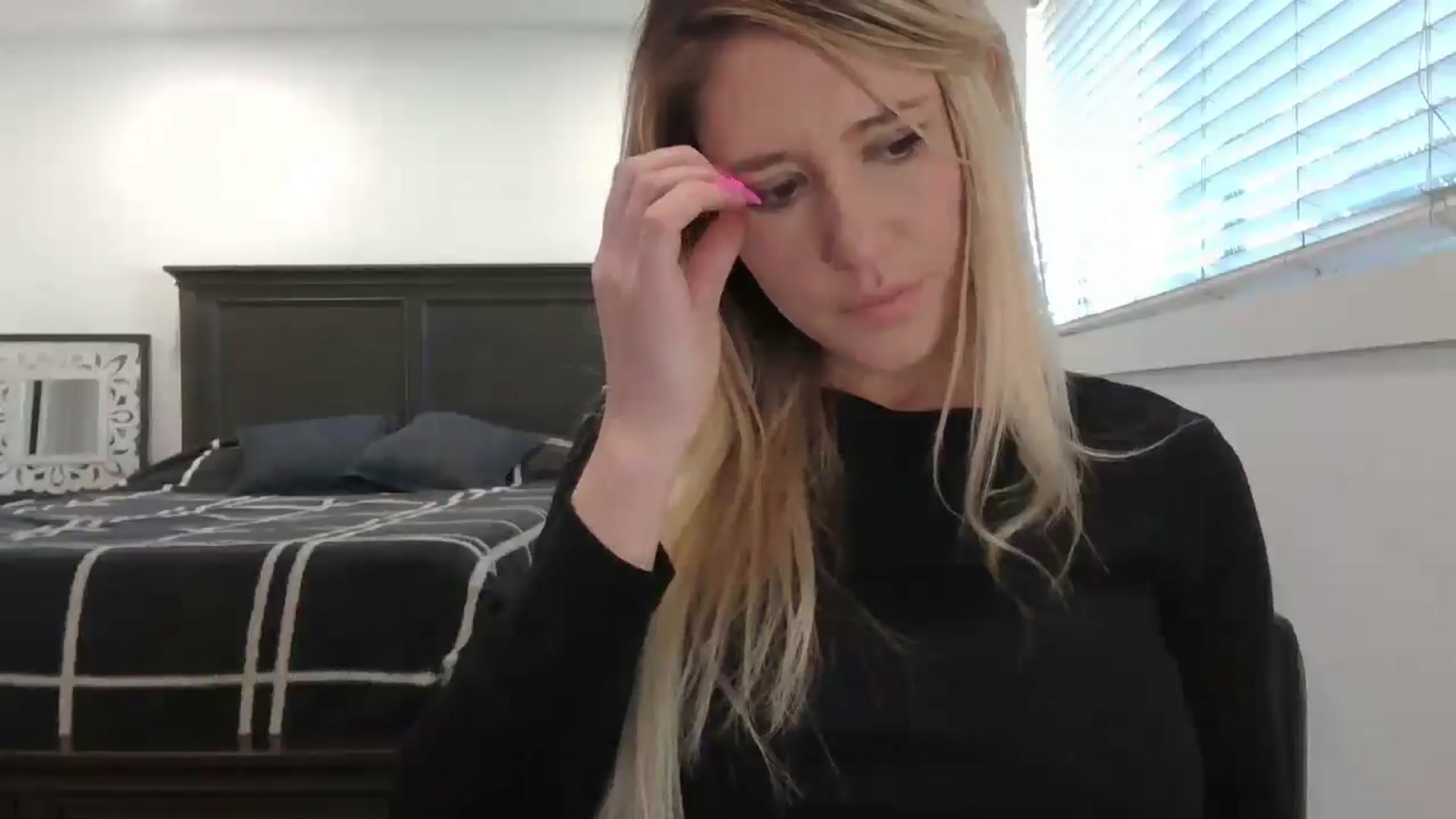 Gallery image thumbnail from blond_milf's myfreecams stream on, 02/10/2025, 22:48 image 20 of 20