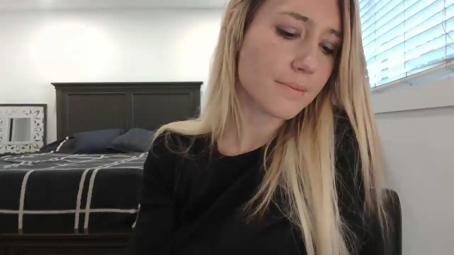 Gallery image thumbnail from blond_milf's myfreecams stream on, 02/10/2025, 22:48 image 15 of 20