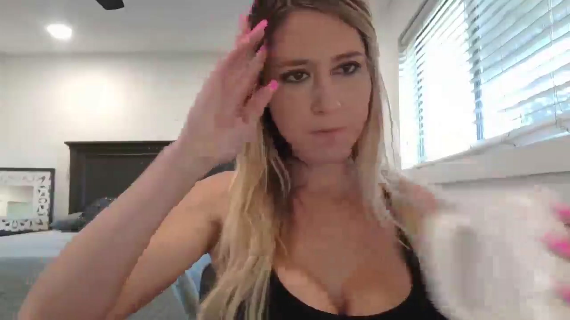 Gallery image thumbnail from blond_milf's myfreecams stream on, 02/14/2025, 21:31 image 5 of 20