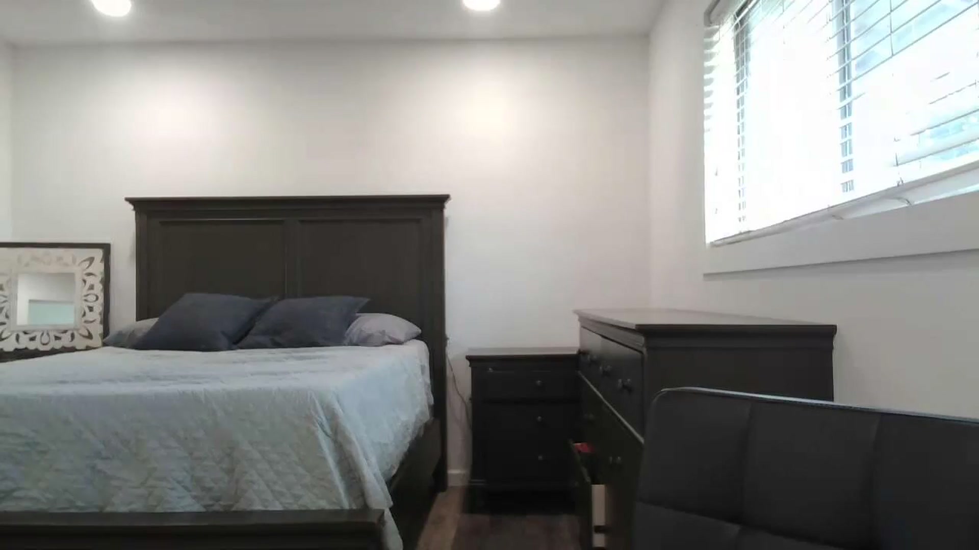 Gallery image thumbnail from blond_milf's myfreecams stream on, 02/14/2025, 23:08 image 4 of 20
