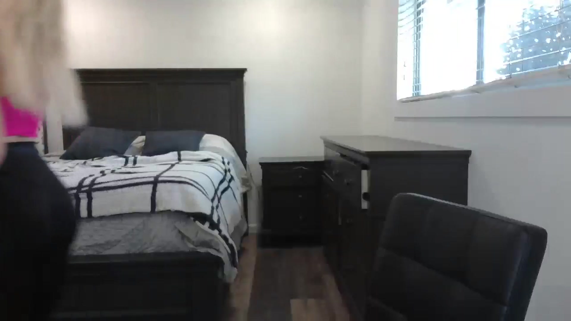 Gallery image thumbnail from blond_milf's myfreecams stream on, 02/17/2025, 24:01 image 20 of 20