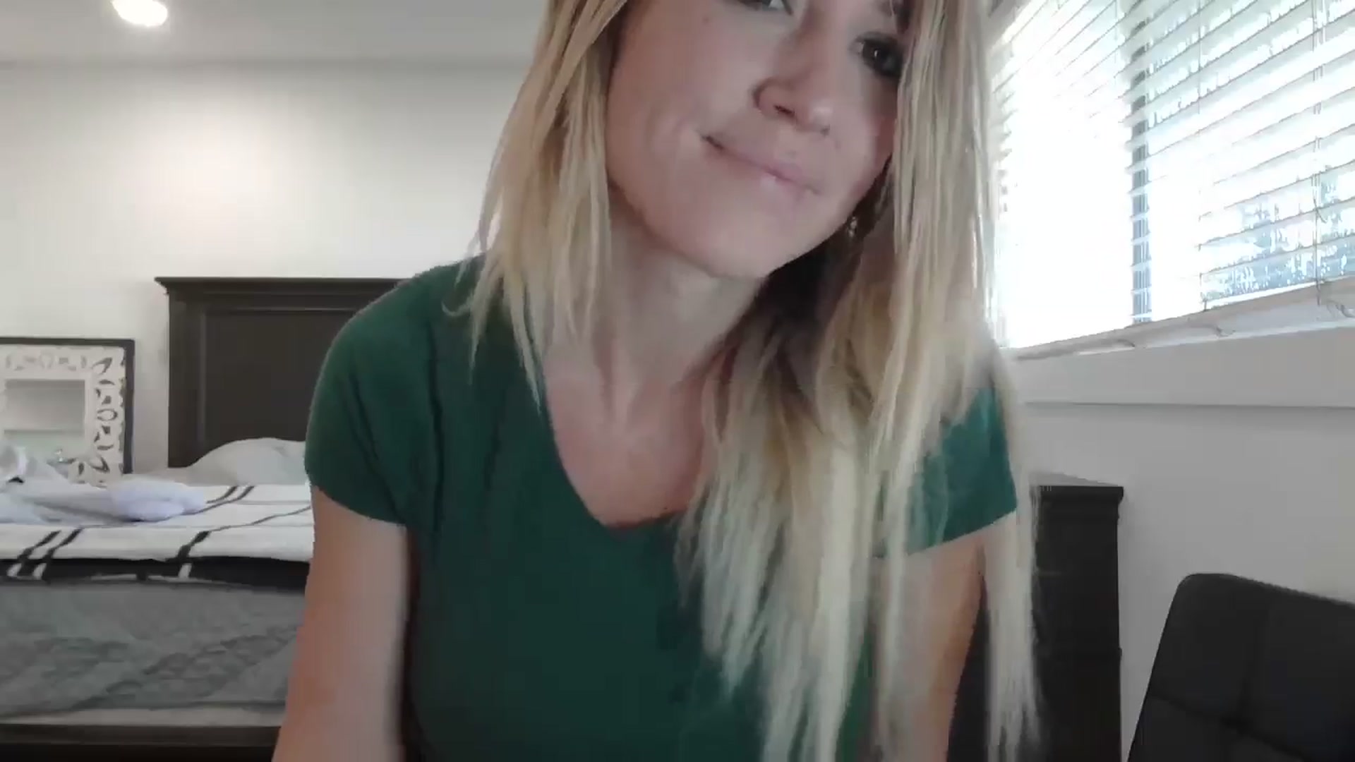 Gallery image thumbnail from blond_milf's myfreecams stream on, 02/17/2025, 21:55 image 5 of 20