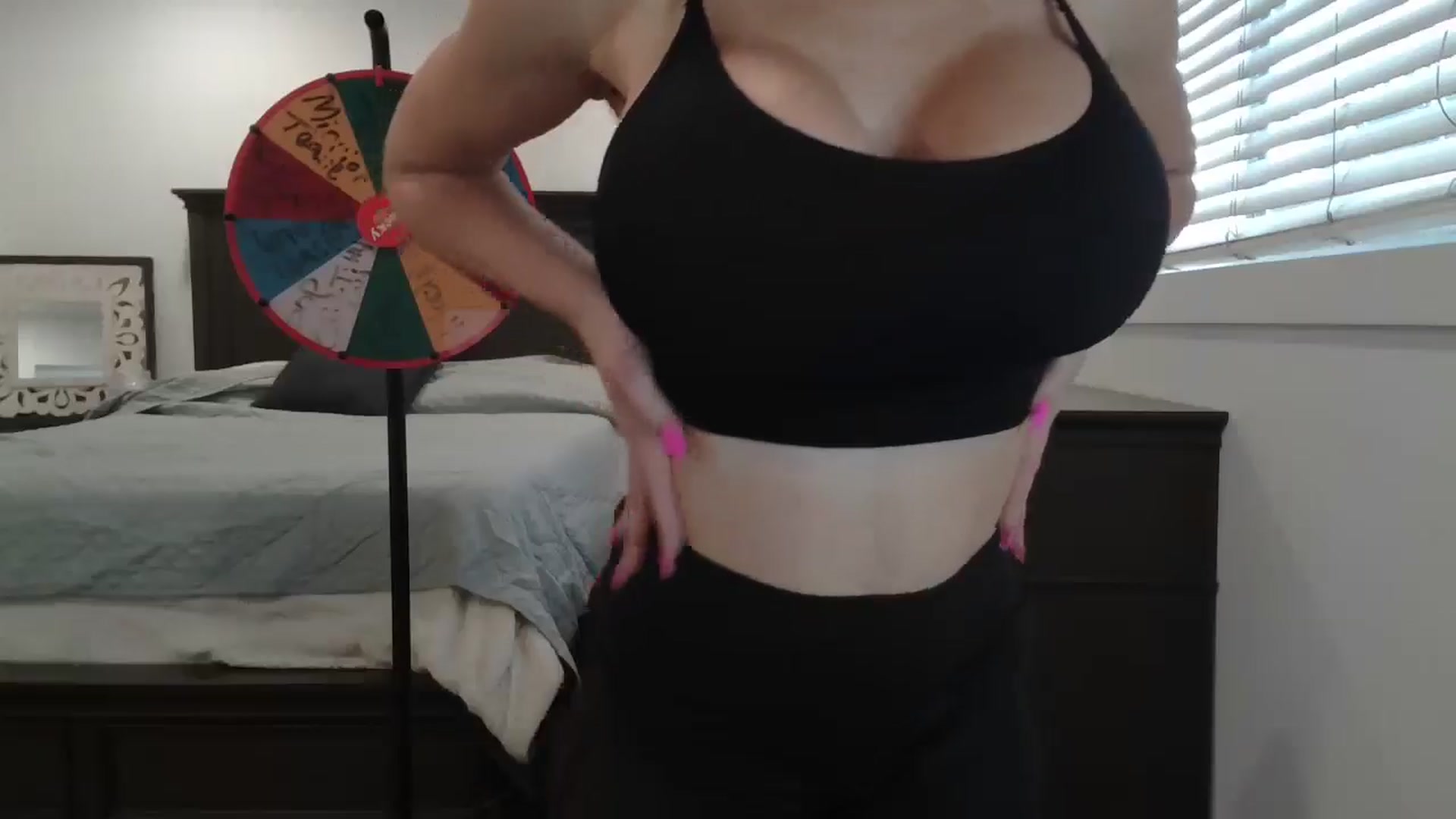 Gallery image thumbnail from blond_milf's myfreecams stream on, 02/20/2025, 01:11 image 3 of 20