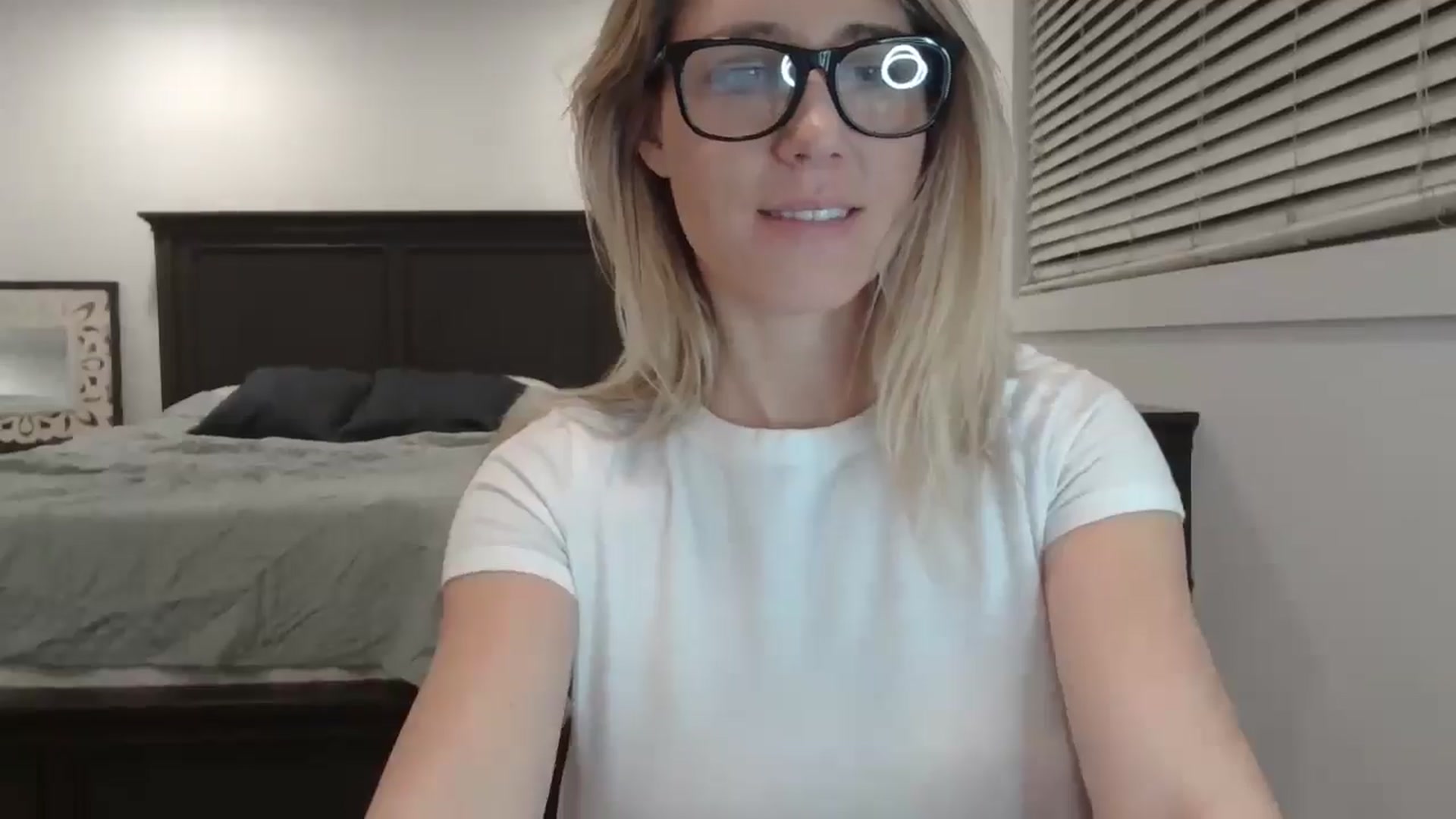 Gallery image thumbnail from blond_milf's myfreecams stream on, 02/22/2025, 08:15 image 17 of 20