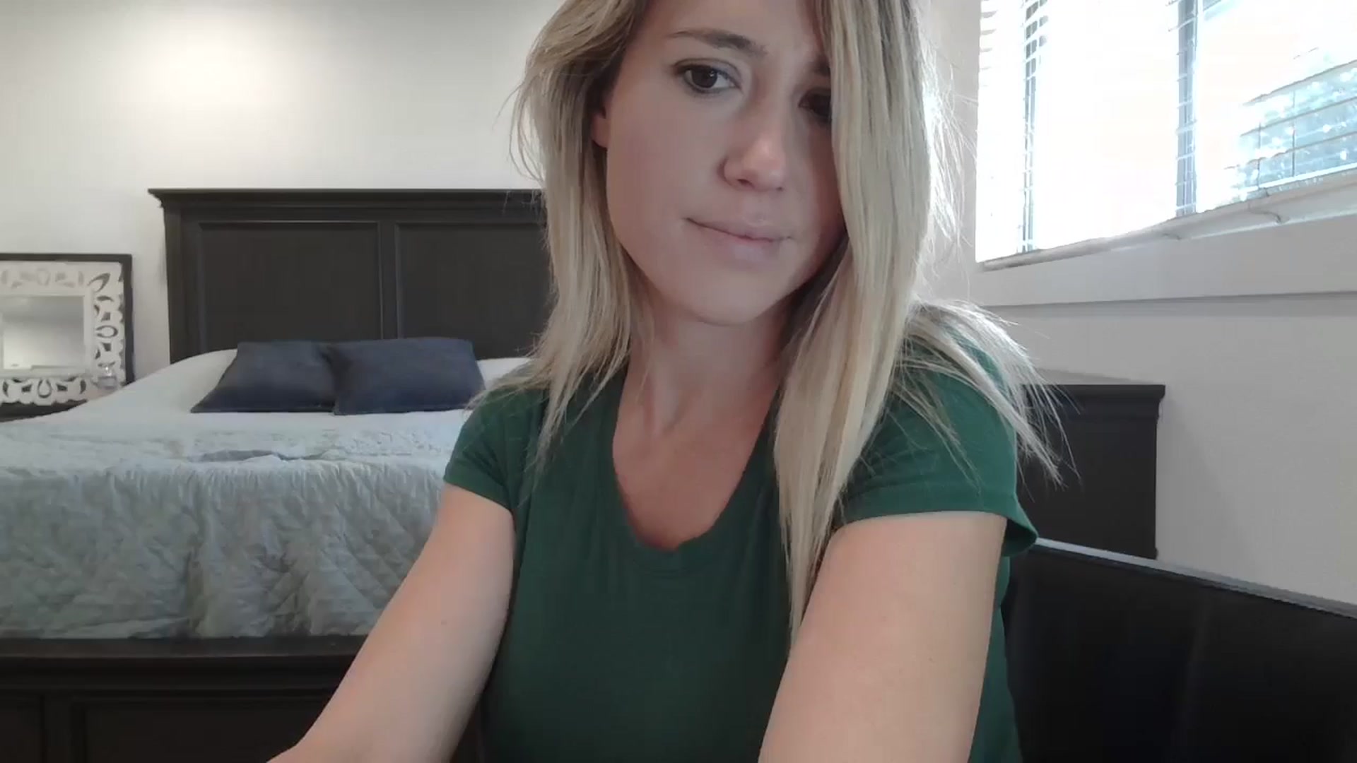 Gallery image thumbnail from blond_milf's myfreecams stream on, 02/24/2025, 23:31 image 4 of 20