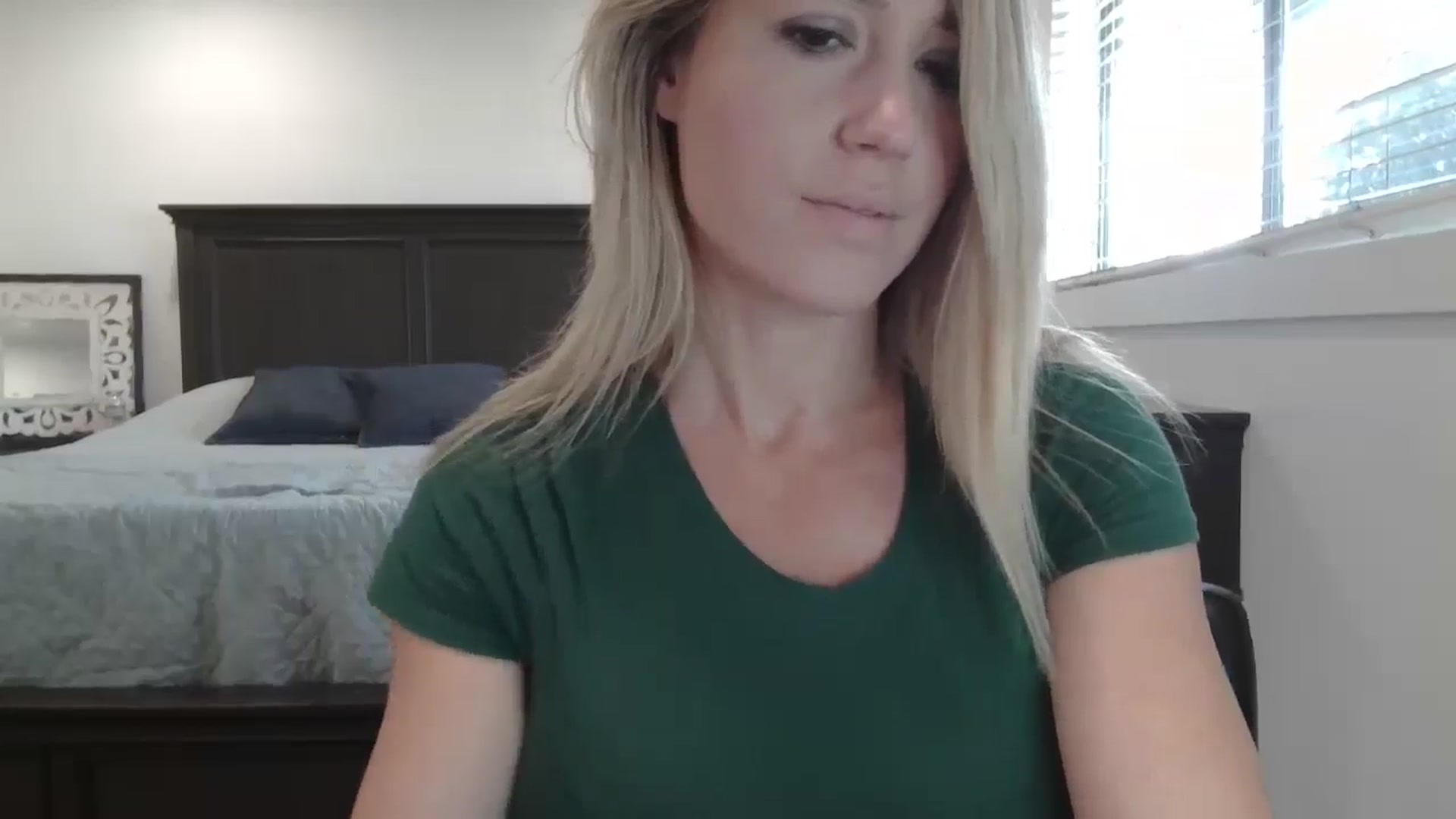 Gallery image thumbnail from blond_milf's myfreecams stream on, 02/24/2025, 23:31 image 3 of 20
