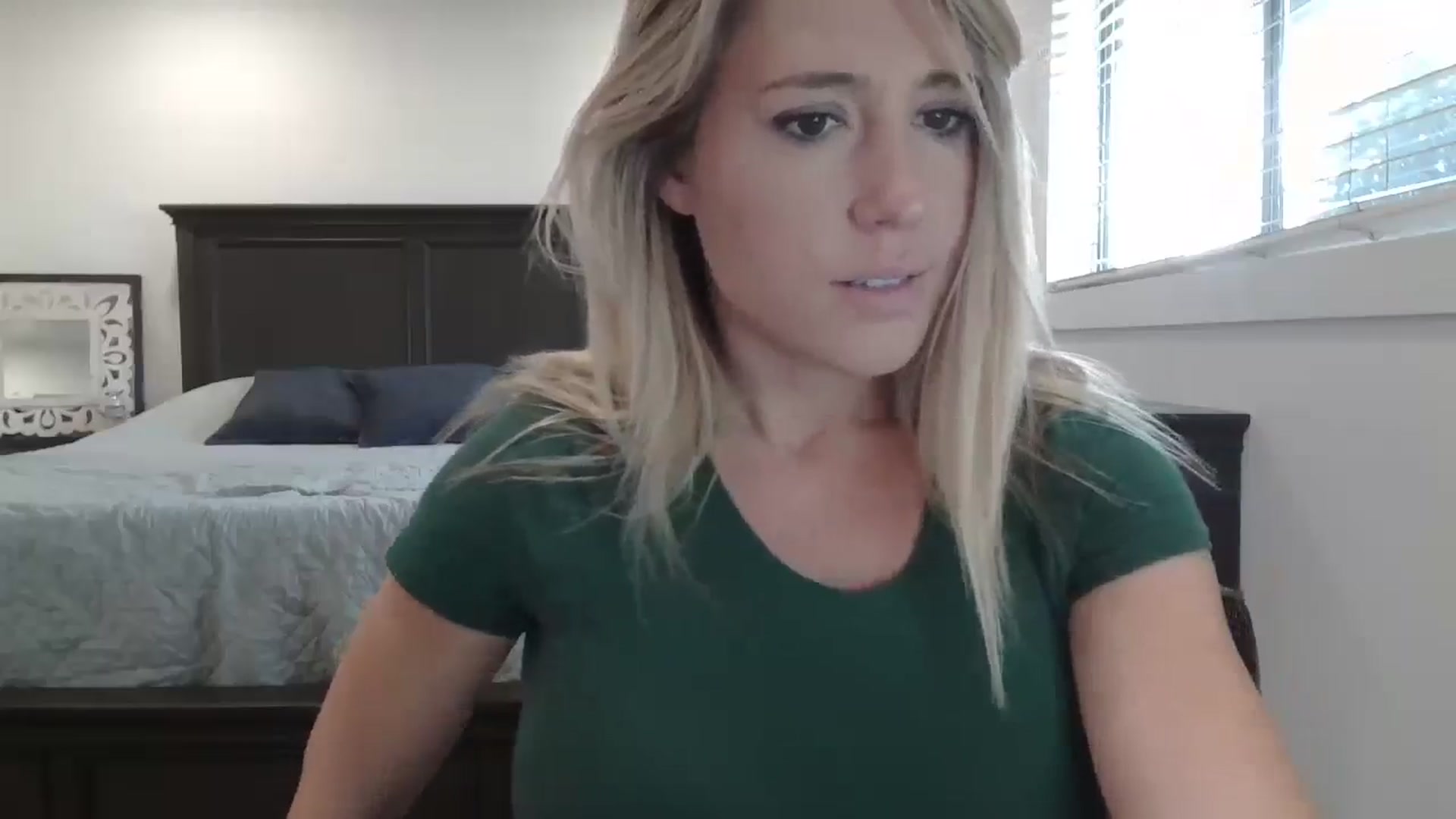 Gallery image thumbnail from blond_milf's myfreecams stream on, 02/24/2025, 23:31 image 6 of 20