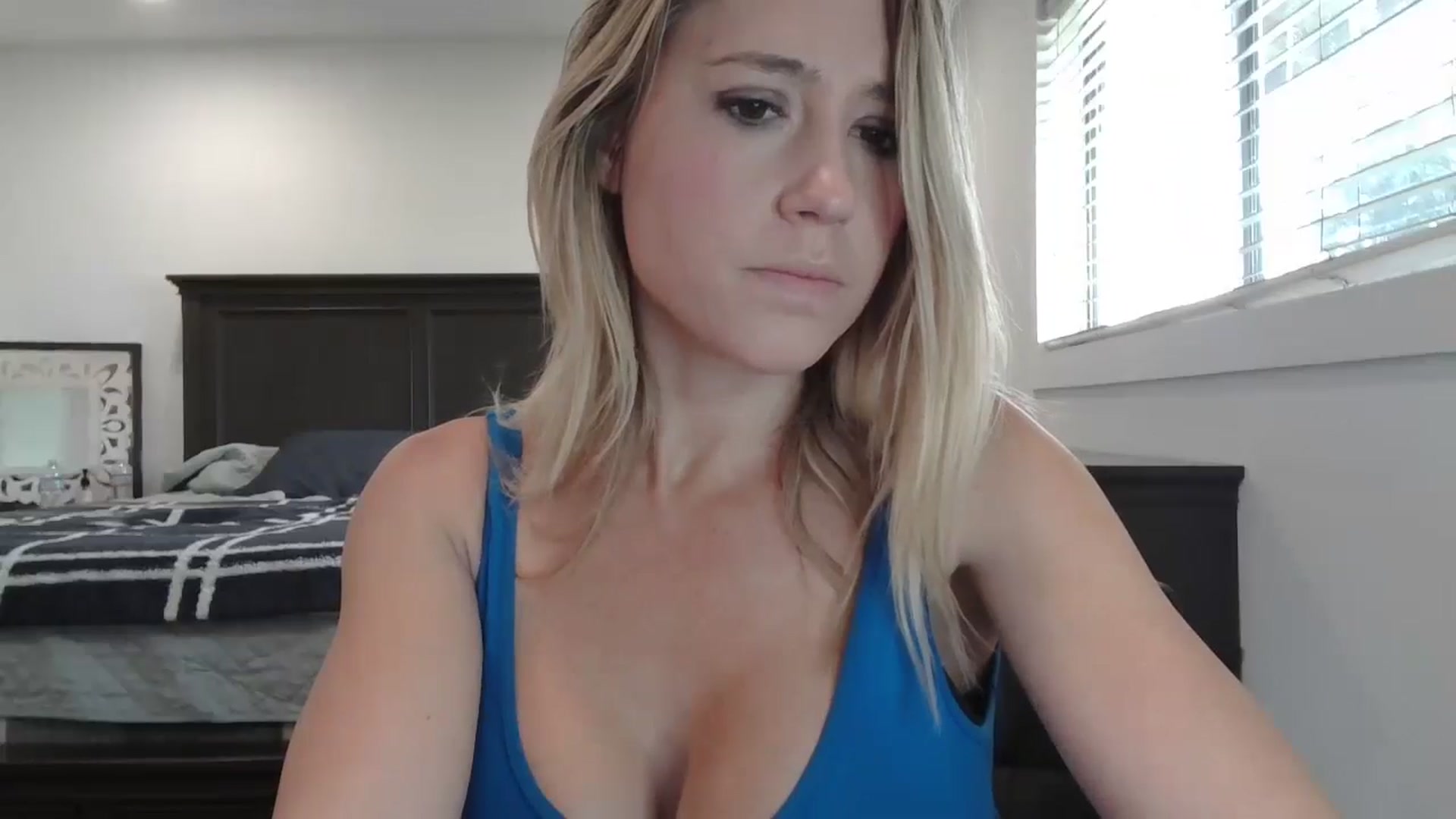 Gallery image thumbnail from blond_milf's myfreecams stream on, 02/27/2025, 22:11 image 6 of 20