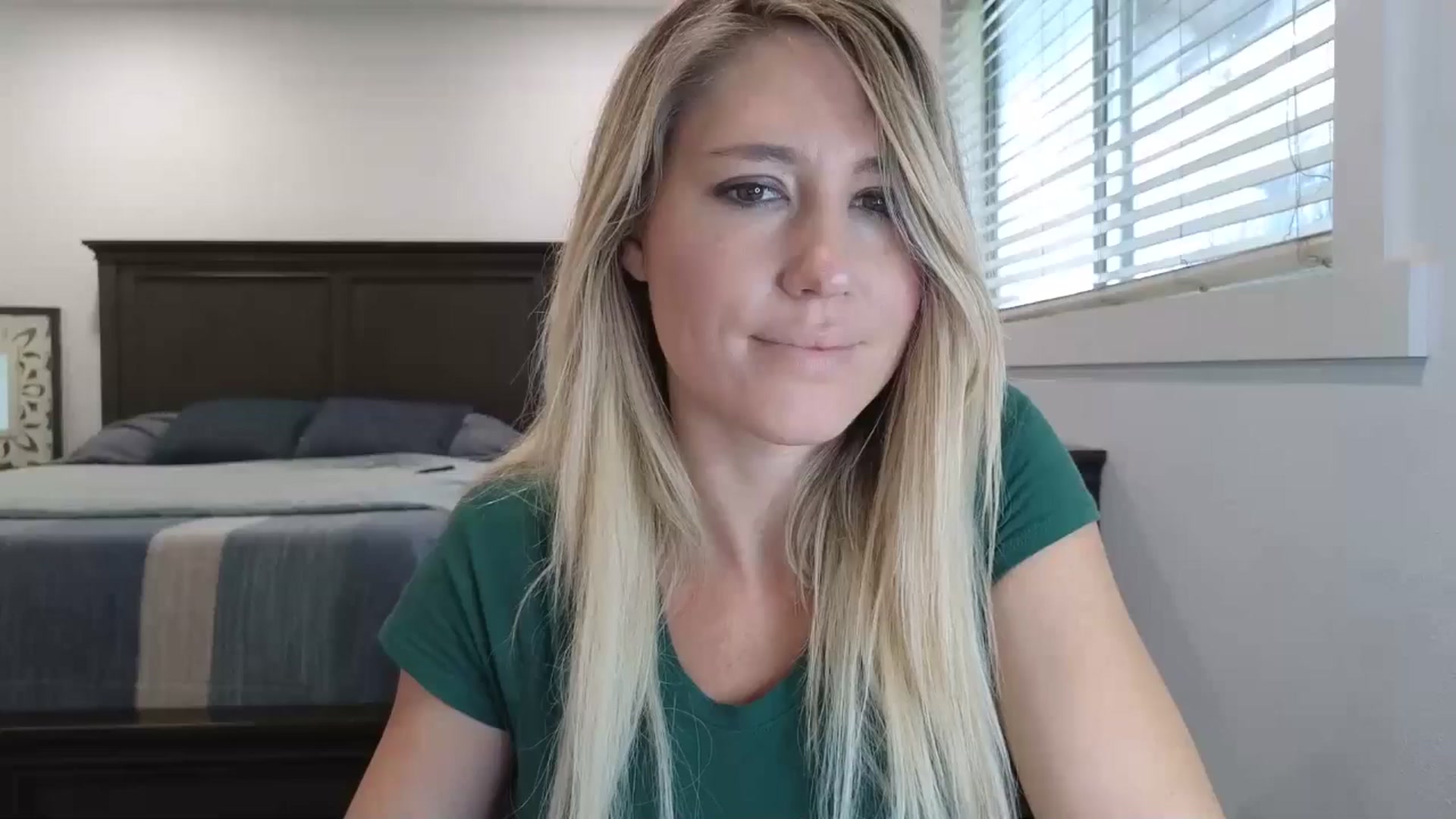 Gallery image thumbnail from blond_milf's myfreecams stream on, 03/17/2025, 20:33 image 20 of 20