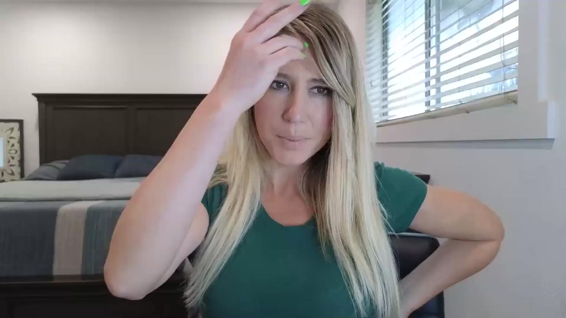 Gallery image thumbnail from blond_milf's myfreecams stream on, 03/17/2025, 20:33 image 19 of 20