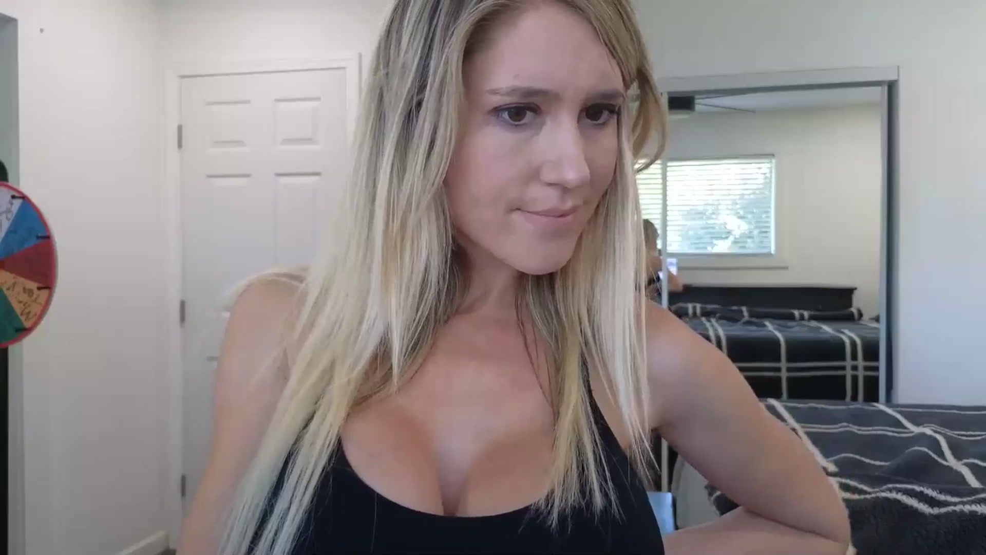Gallery image thumbnail from blond_milf's myfreecams stream on, 03/26/2025, 23:47 image 12 of 20