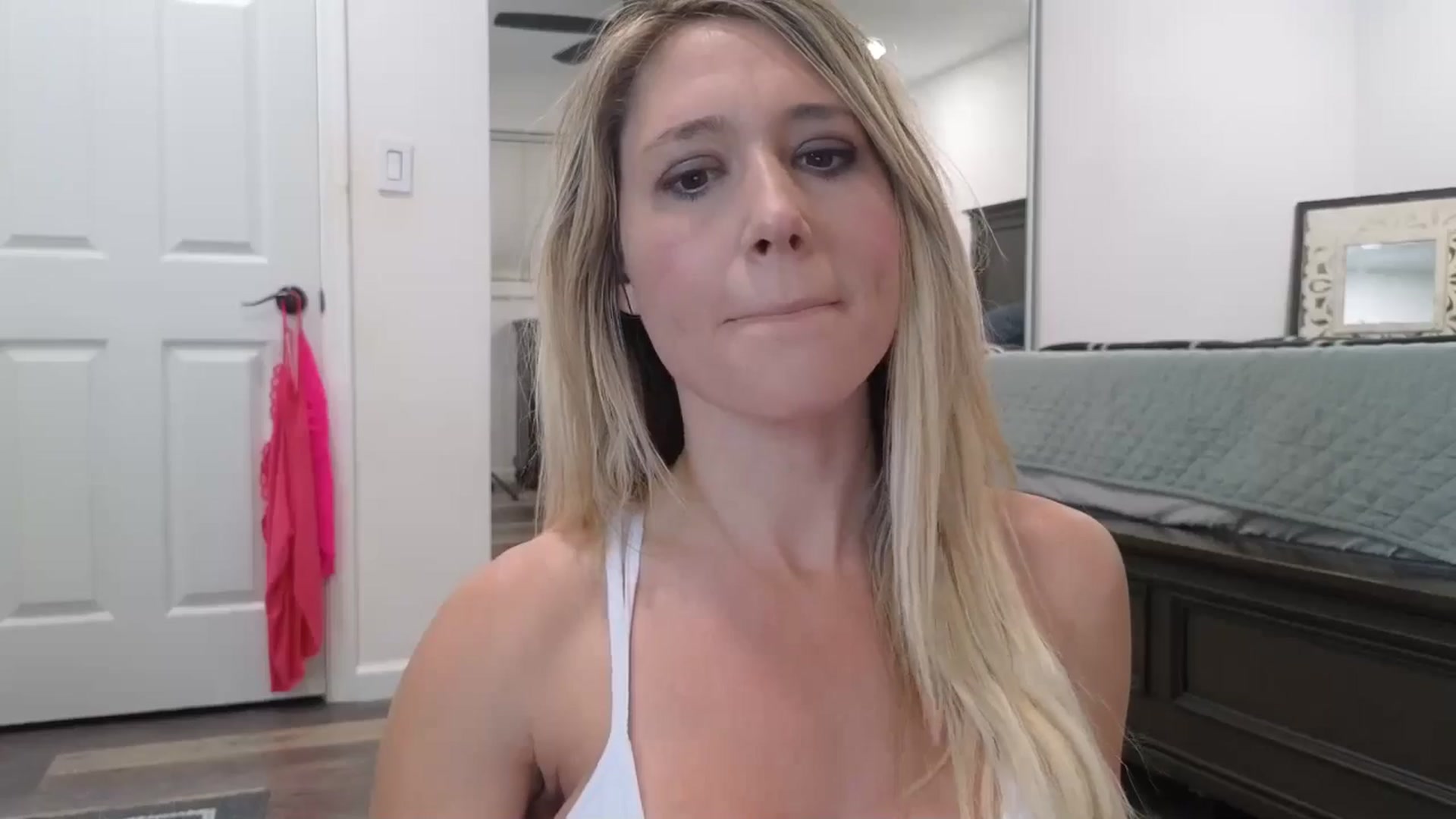 Gallery image thumbnail from blond_milf's myfreecams stream on, 03/29/2025, 06:22 image 16 of 20